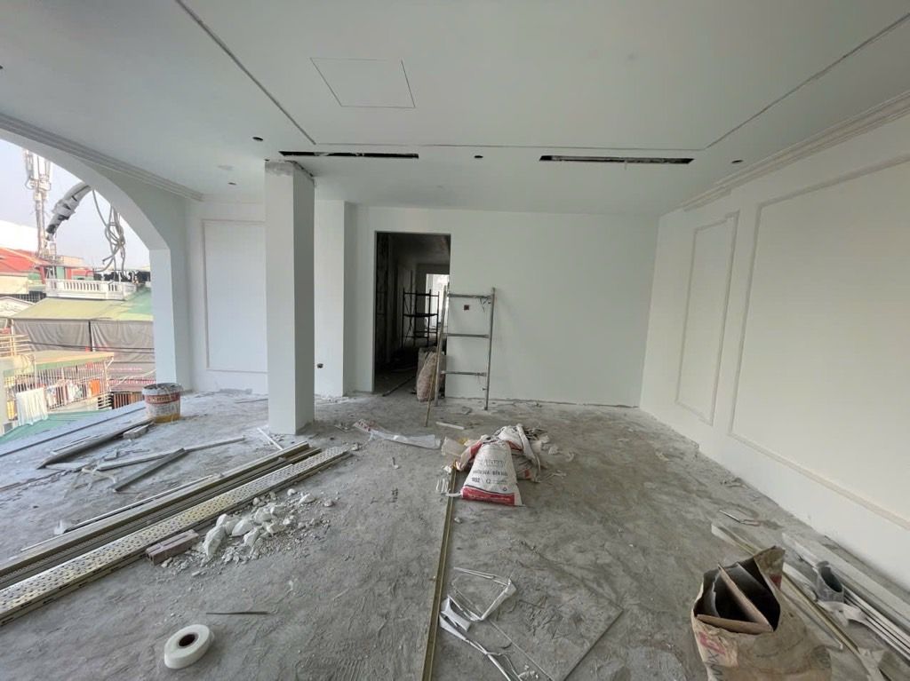 Bán nhà Nguyễn Khoái - diện tích 170m2 5 tầng - Ô tô kinh doanh - giá 43 tỷ