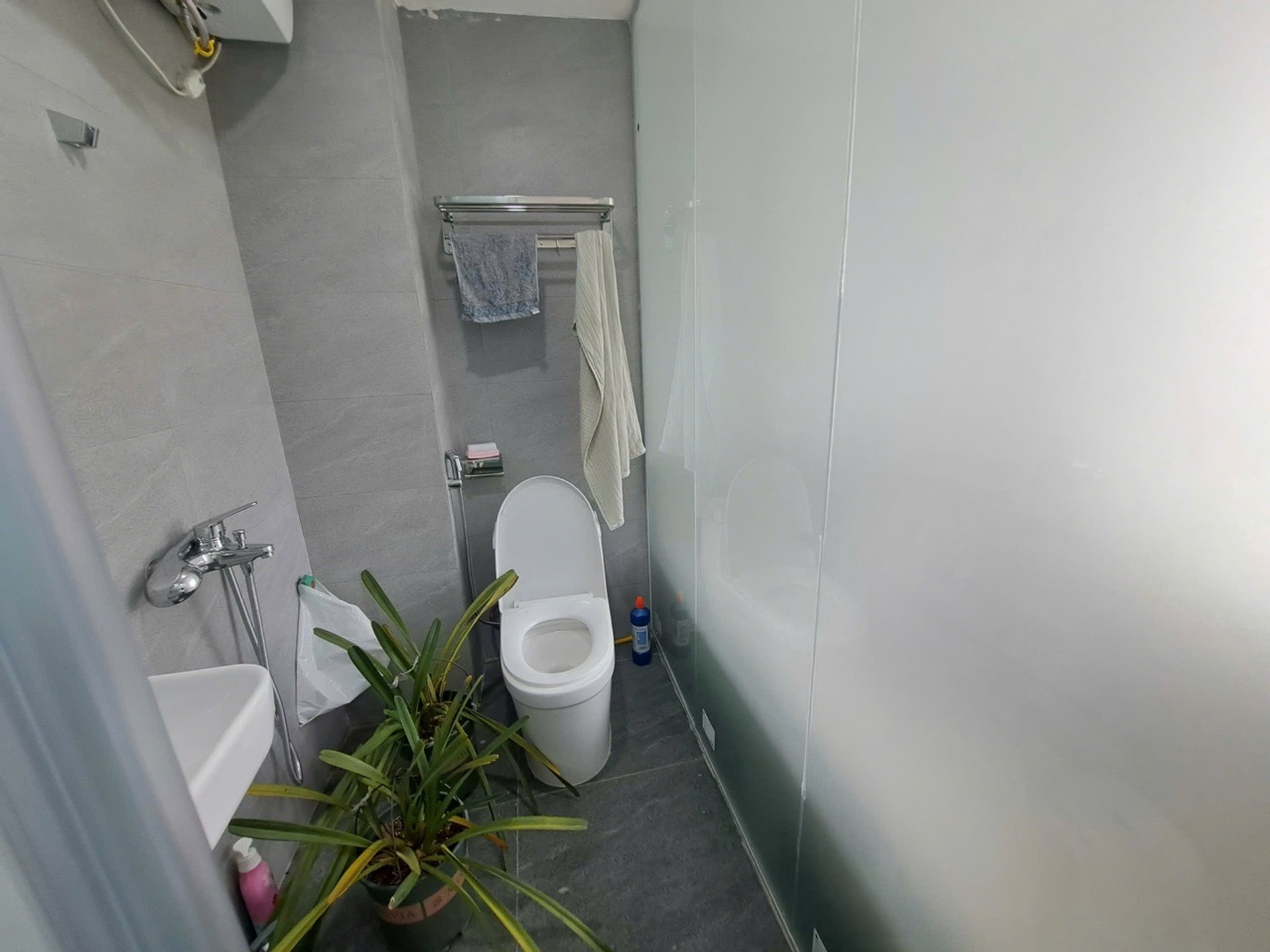 Bán nhà Nguyễn Xiển - diện tích 20m2 4 tầng - Nhà mới ngõ thông - giá 1,95 tỷ
