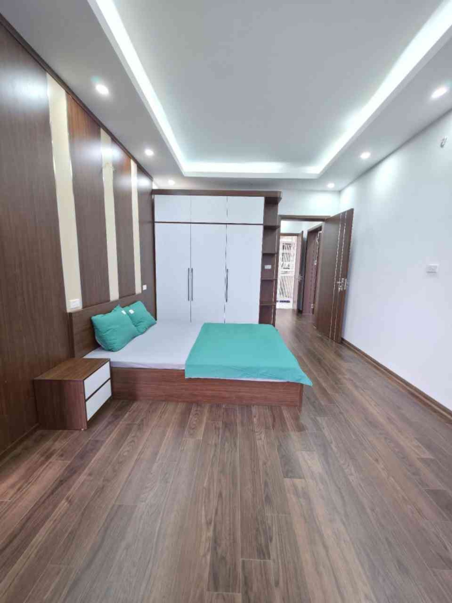 Bán nhà Tân Mai - diện tích 140m2 5 tầng - Lô góc thoáng sáng - giá 5,1 tỷ