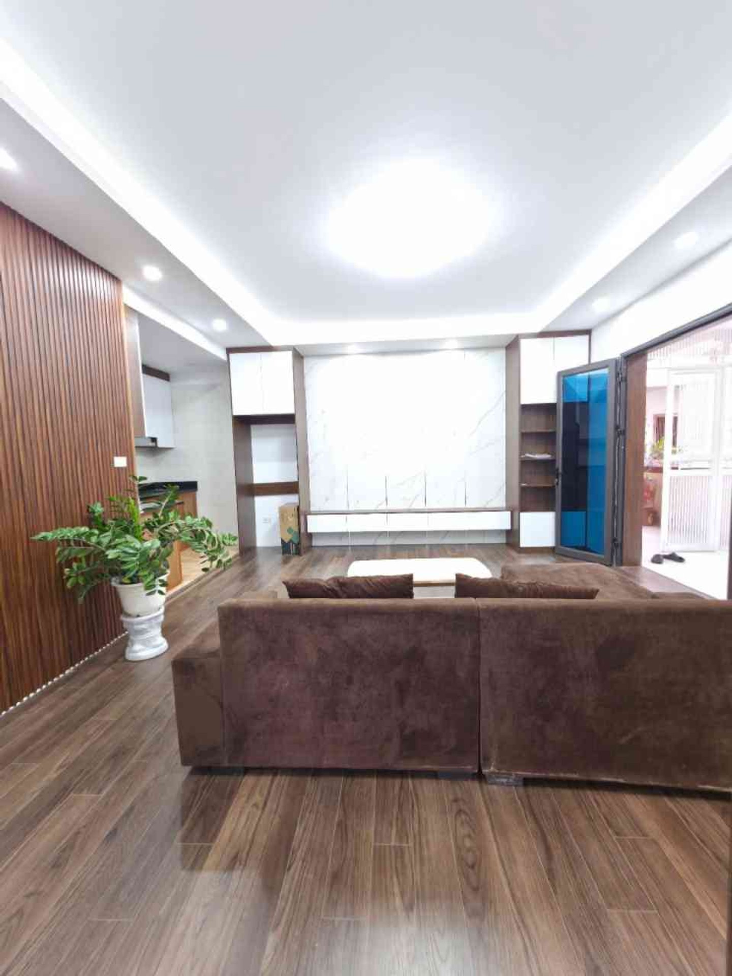Bán nhà Tân Mai - diện tích 140m2 5 tầng - Lô góc thoáng sáng - giá 5,1 tỷ