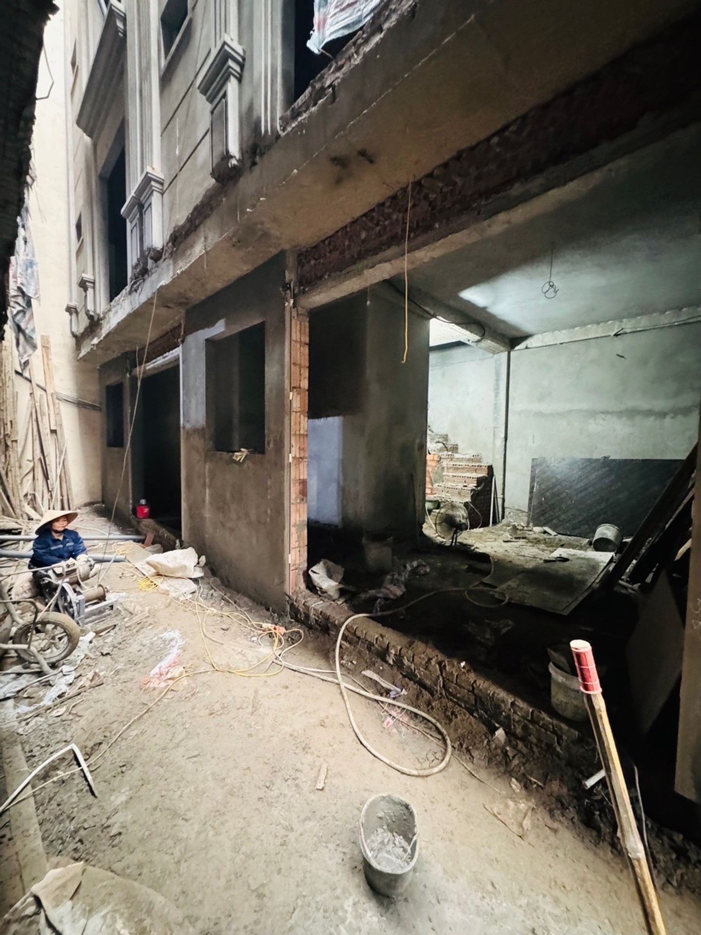 Bán nhà Kim Ngưu - diện tích 30m2 5 tầng - có thang máy - giá 9,6 tỷ