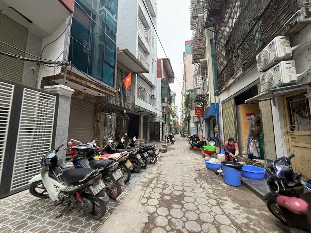 Bán nhà Lạc Trung - diện tích 80m2 3 tầng - Mặt phố kinh doanh sầm uất - giá 78 tỷ