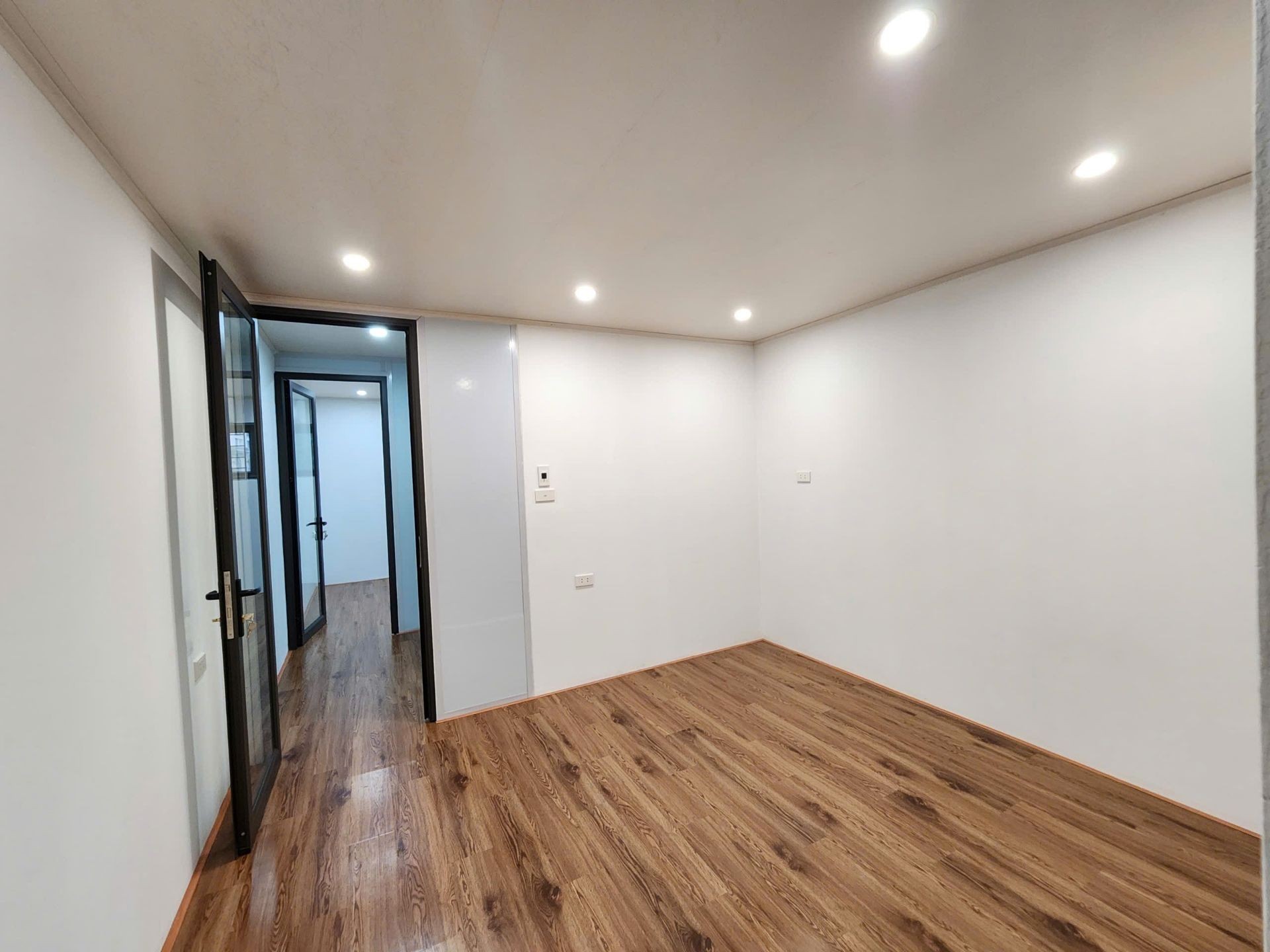 Bán nhà Tân Khai - diện tích 27m2 2 tầng - Nhà đẹp ở luôn - giá 2,5 tỷ