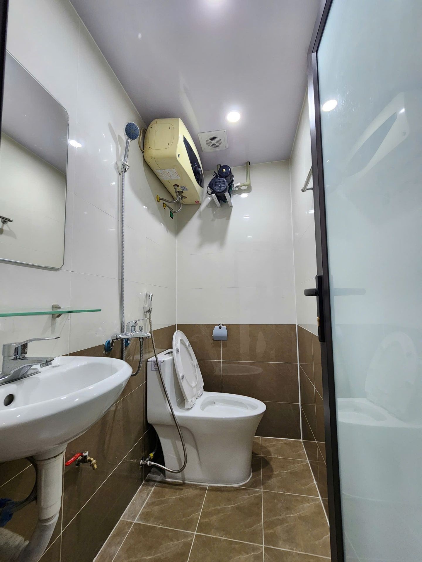 Bán nhà Tân Khai - diện tích 27m2 2 tầng - Nhà đẹp ở luôn - giá 2,5 tỷ