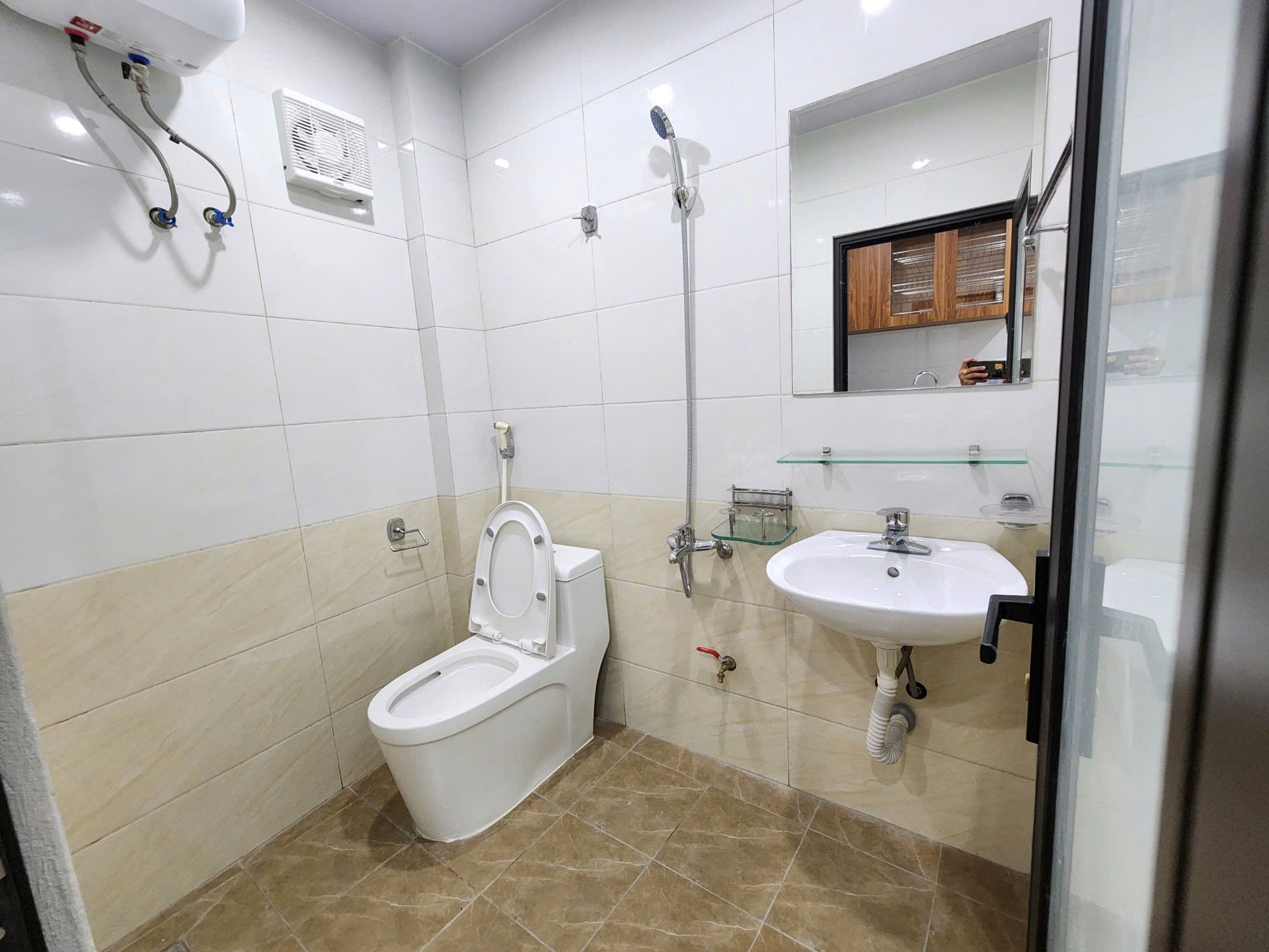 Bán nhà Tân Khai - diện tích 27m2 2 tầng - Nhà đẹp ở luôn - giá 2,5 tỷ