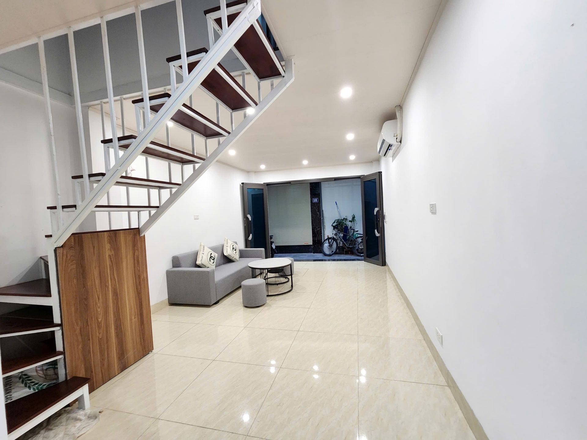 Bán nhà Tân Khai - diện tích 27m2 2 tầng - Nhà đẹp ở luôn - giá 2,5 tỷ