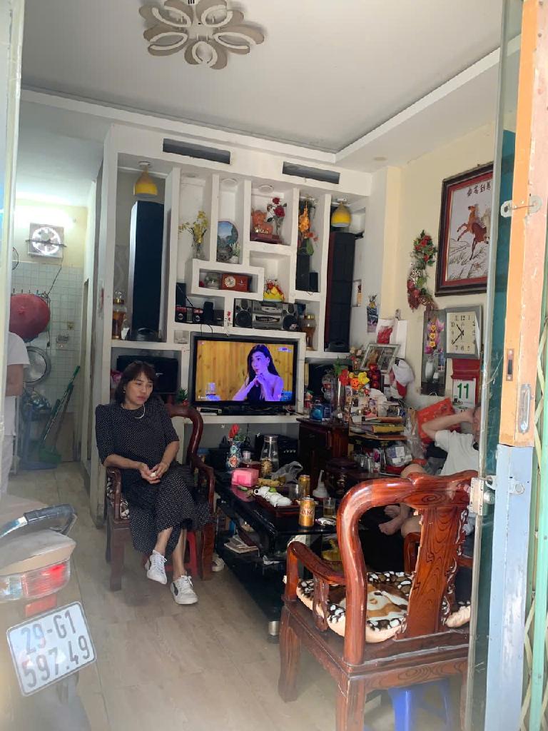 Bán nhà Trịnh Đình Cửu - diện tích 24m2 2 tầng - Ngõ thoáng - giá 2,5 tỷ