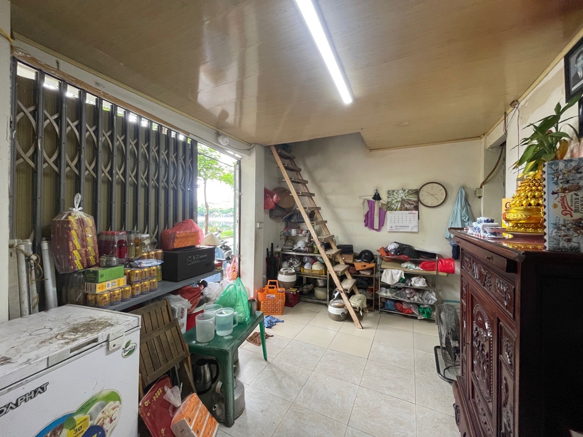 Bán nhà Trần Quý Cáp - diện tích 23m2 2 tầng - Mặt hồ Linh Quang - giá 4,2 tỷ