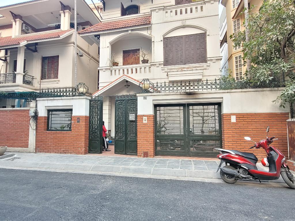 Bán nhà Định Công - diện tích 150m2 4 tầng - Biệt thự đẳng cấp - giá 50 tỷ