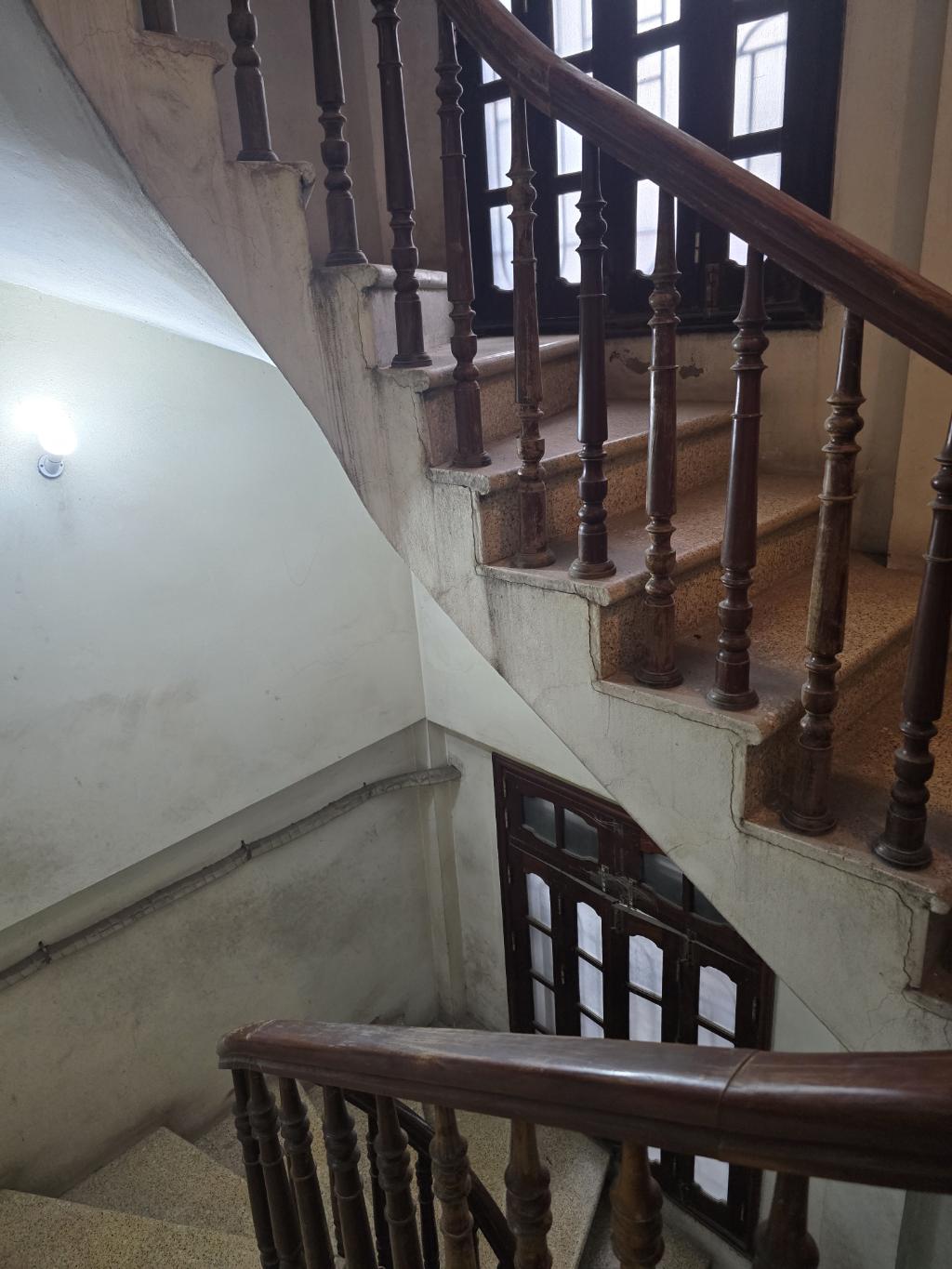 Bán nhà Kim Ngưu - diện tích 43m2 5 tầng - Nhà dân xây chắc chắn - giá 11,5 tỷ