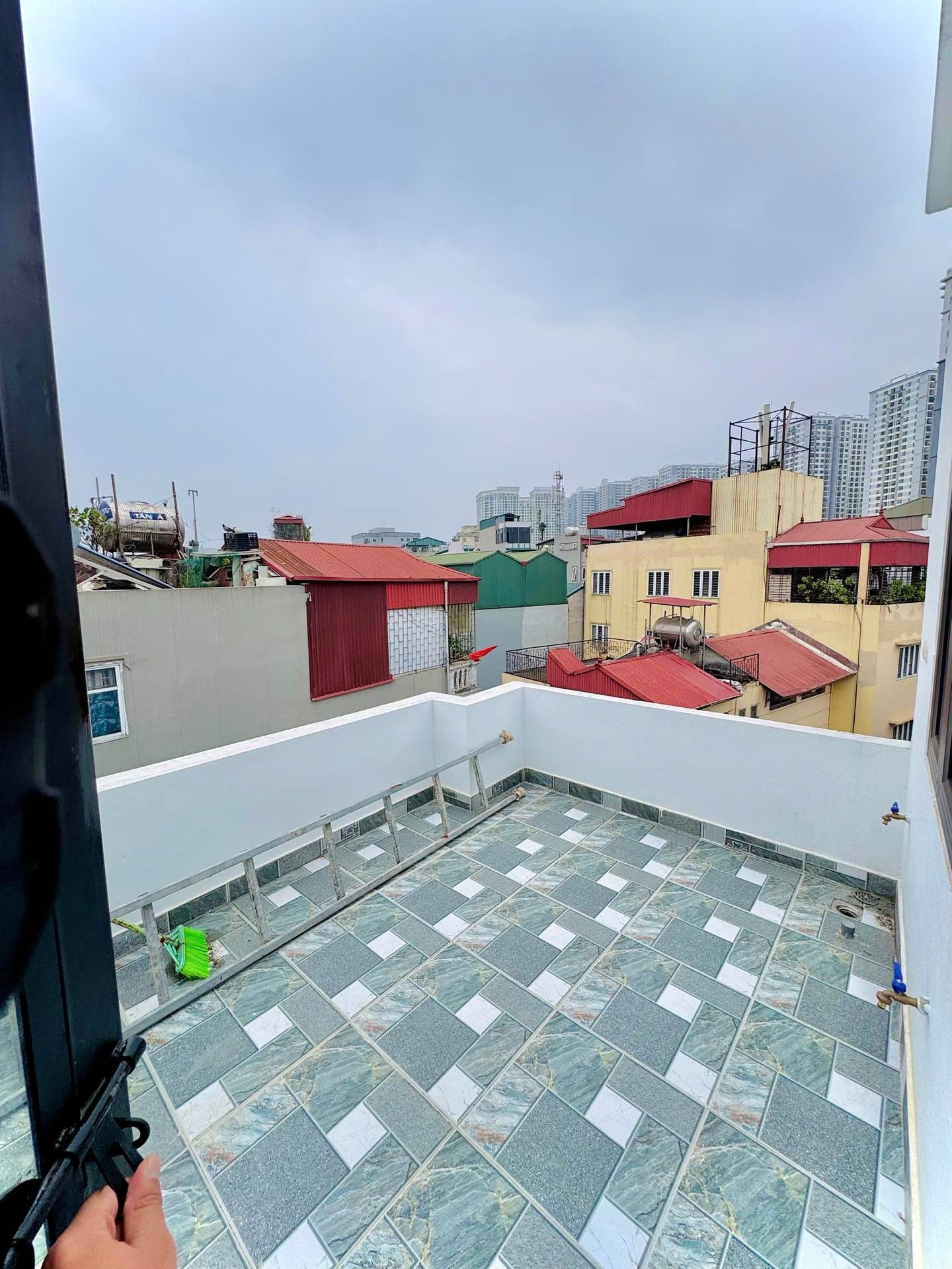 Bán nhà Minh Khai - diện tích 26m2 5 tầng - Lô góc 3 mặt thoáng - giá 10,2 tỷ