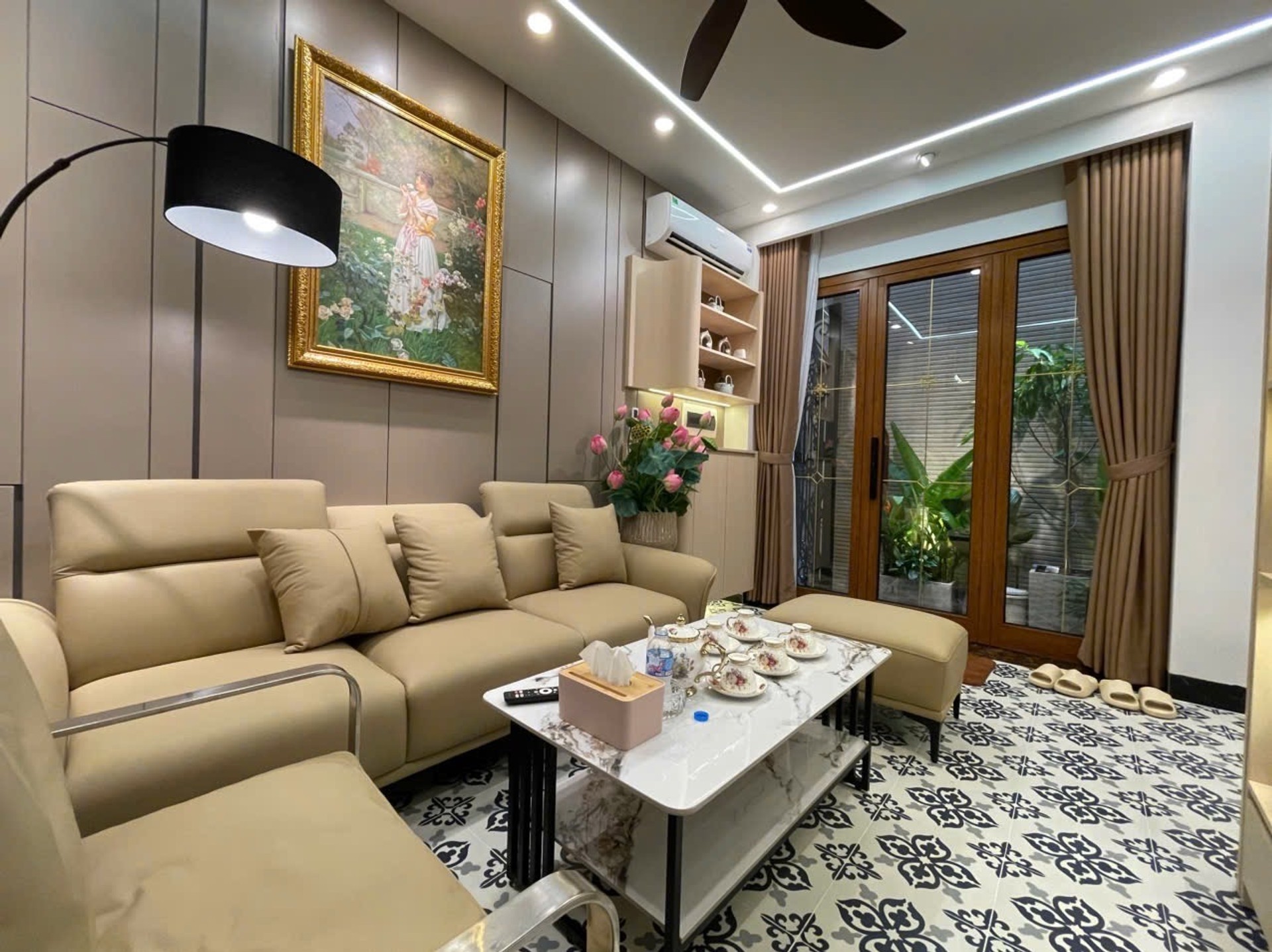 Bán nhà Trần Khát Chân - diện tích 39m2 5 tầng - Nhà đẹp như tranh - giá 12 tỷ