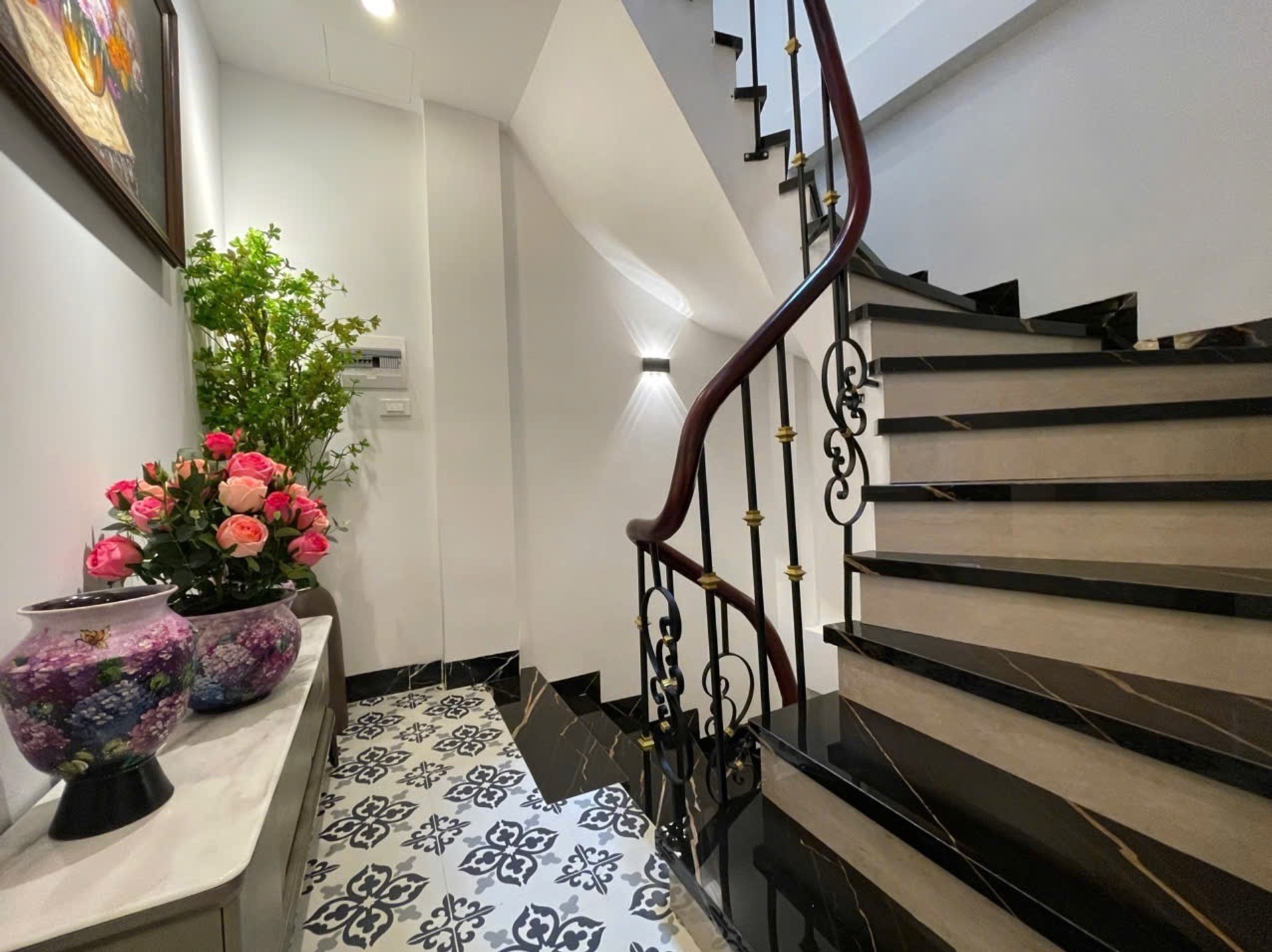 Bán nhà Trần Khát Chân - diện tích 39m2 5 tầng - Nhà đẹp như tranh - giá 12 tỷ