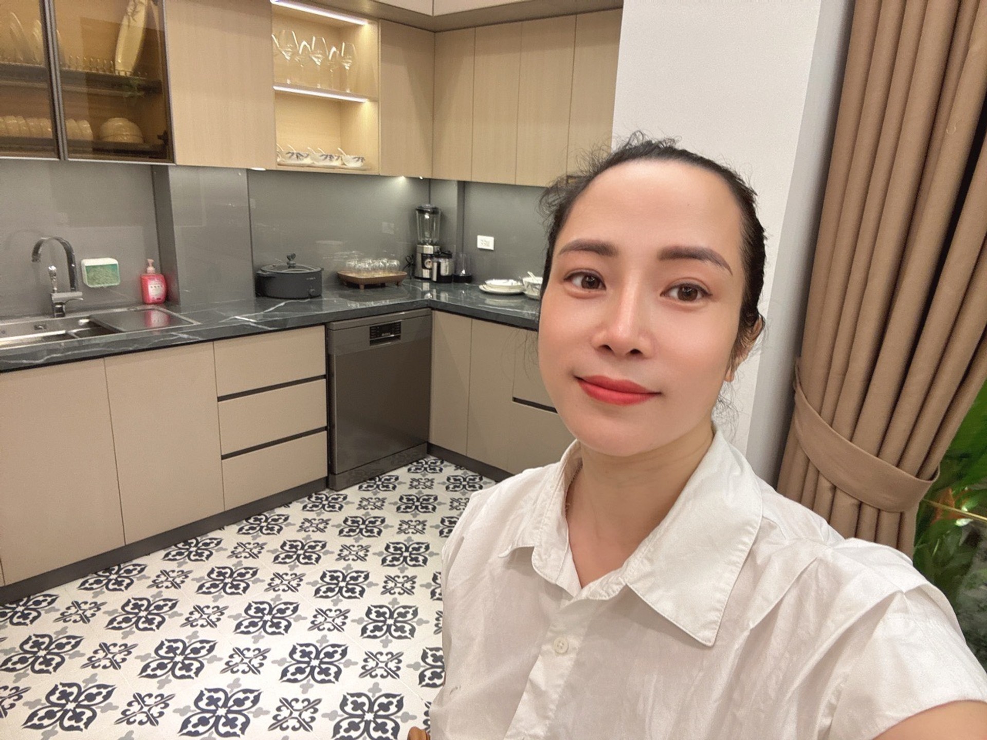 Bán nhà Trần Khát Chân - diện tích 39m2 5 tầng - Nhà đẹp như tranh - giá 12 tỷ