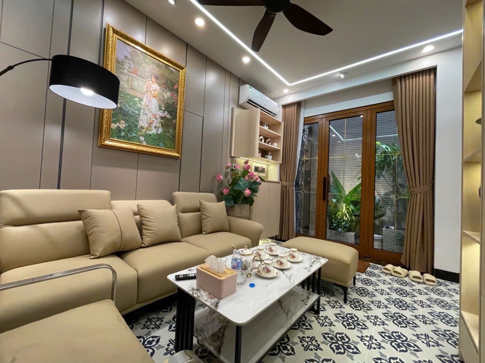 Bán nhà Trần Khát Chân - diện tích 39m2 5 tầng - Nhà đẹp như tranh - giá 12 tỷ