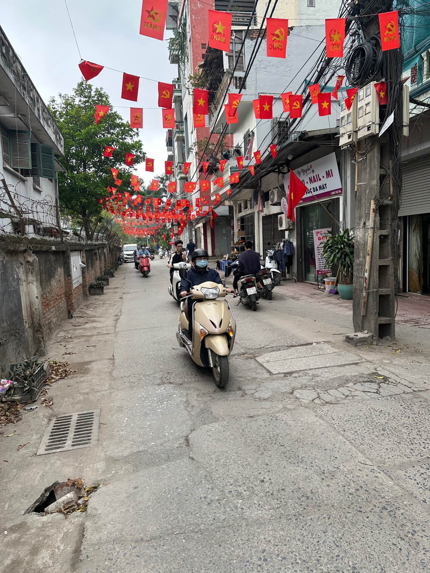 Bán nhà Dương Văn Bé - diện tích 27m2 4 tầng - Nhà mới full nội thất - giá 7,5 tỷ