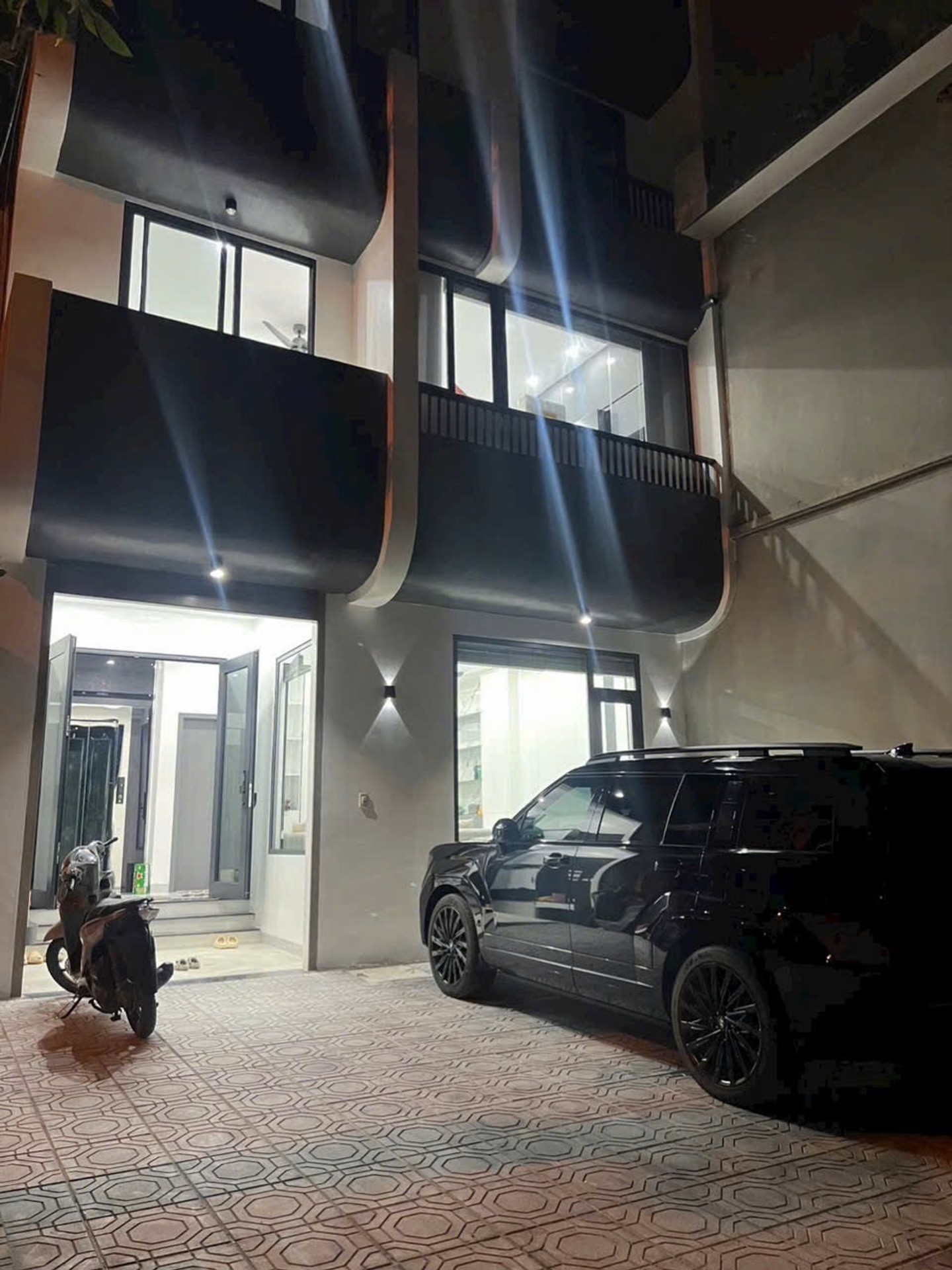 Bán nhà Tây Trà - diện tích 50m2 6 tầng - ô tô đỗ cửa - giá 19,3 tỷ