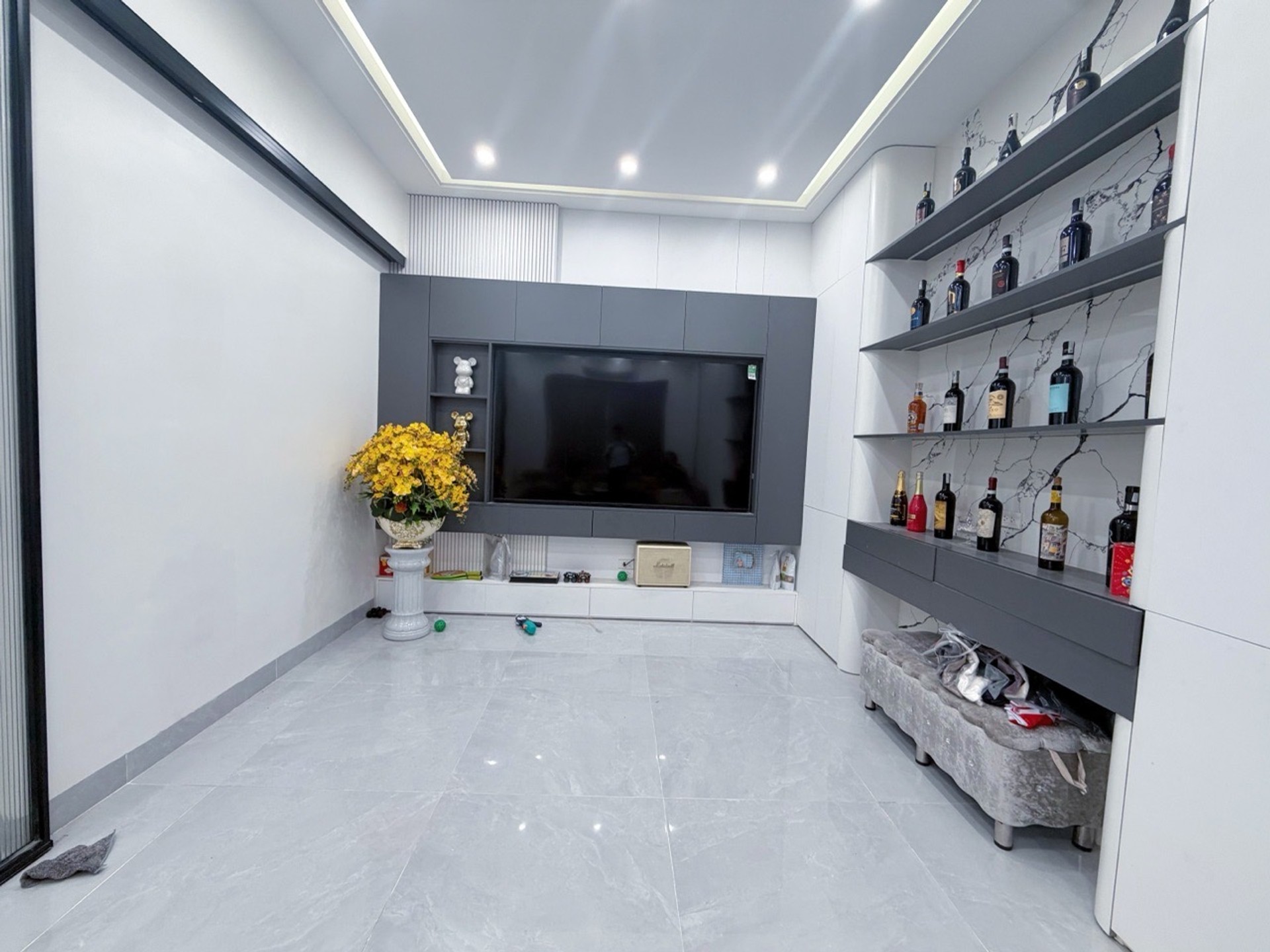 Bán nhà Tây Trà - diện tích 50m2 6 tầng - ô tô đỗ cửa - giá 19,3 tỷ
