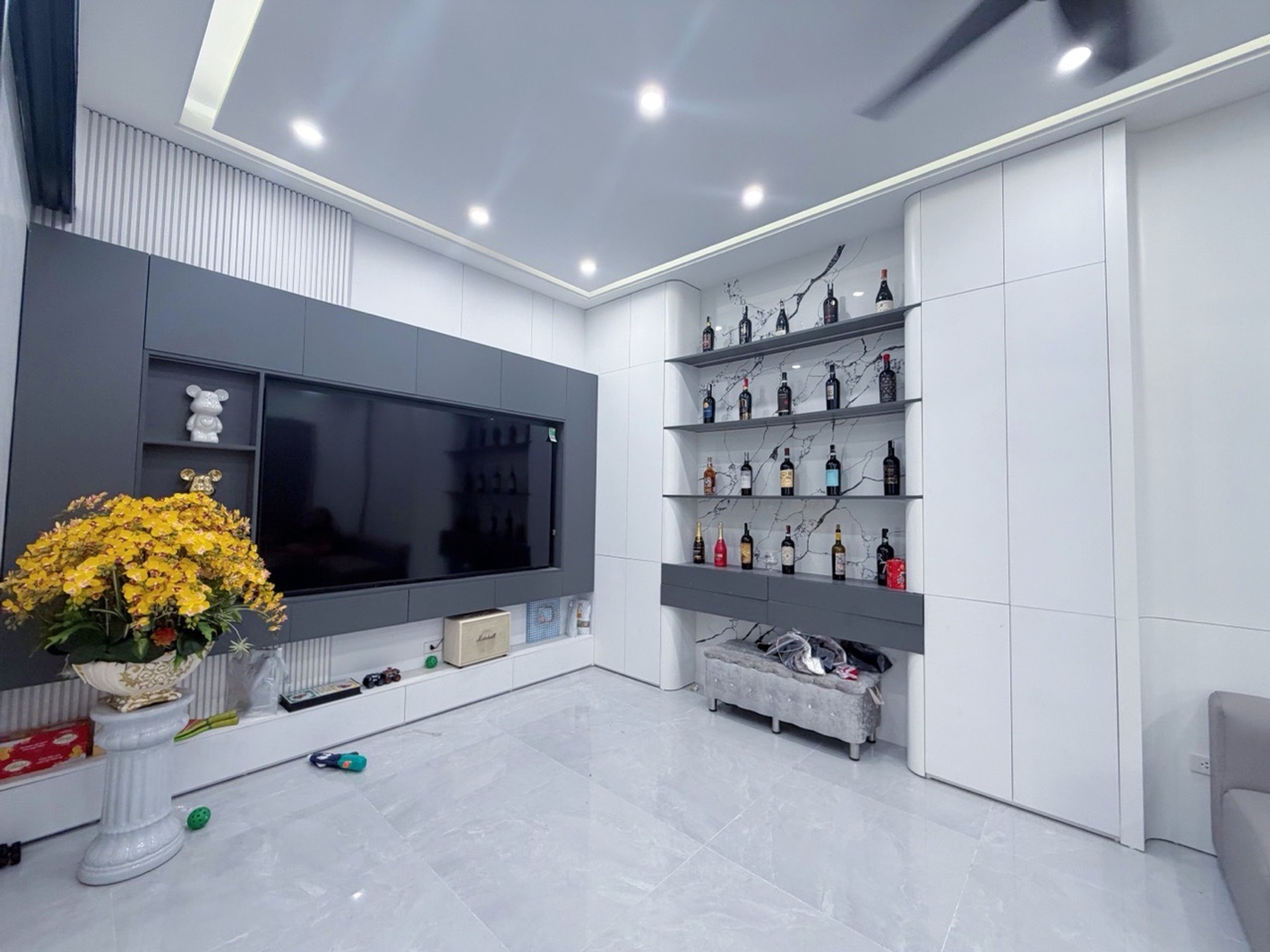 Bán nhà Tây Trà - diện tích 50m2 6 tầng - ô tô đỗ cửa - giá 19,3 tỷ