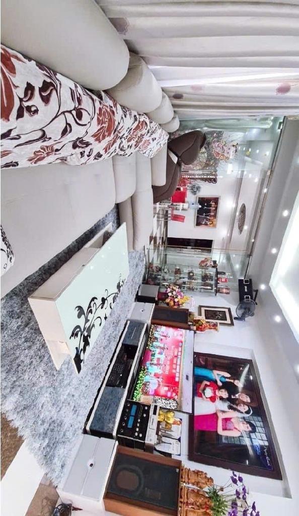 Bán nhà Nguyễn Đức Cảnh - diện tích 140m2 4 tầng - Lô góc thoáng đẹp - giá 35 tỷ