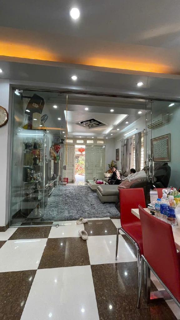 Bán nhà Nguyễn Đức Cảnh - diện tích 140m2 4 tầng - Lô góc thoáng đẹp - giá 35 tỷ