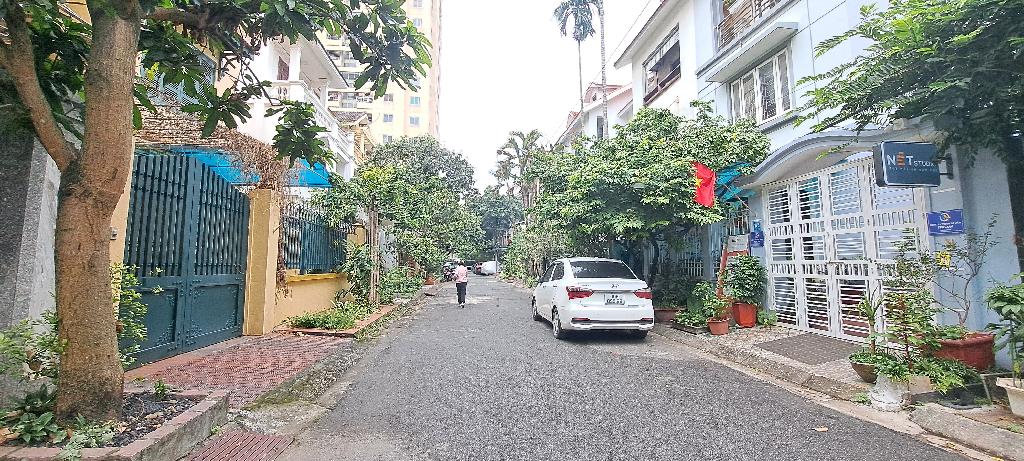 Bán nhà Nguyễn Đức Cảnh - diện tích 140m2 4 tầng - Lô góc thoáng đẹp - giá 35 tỷ