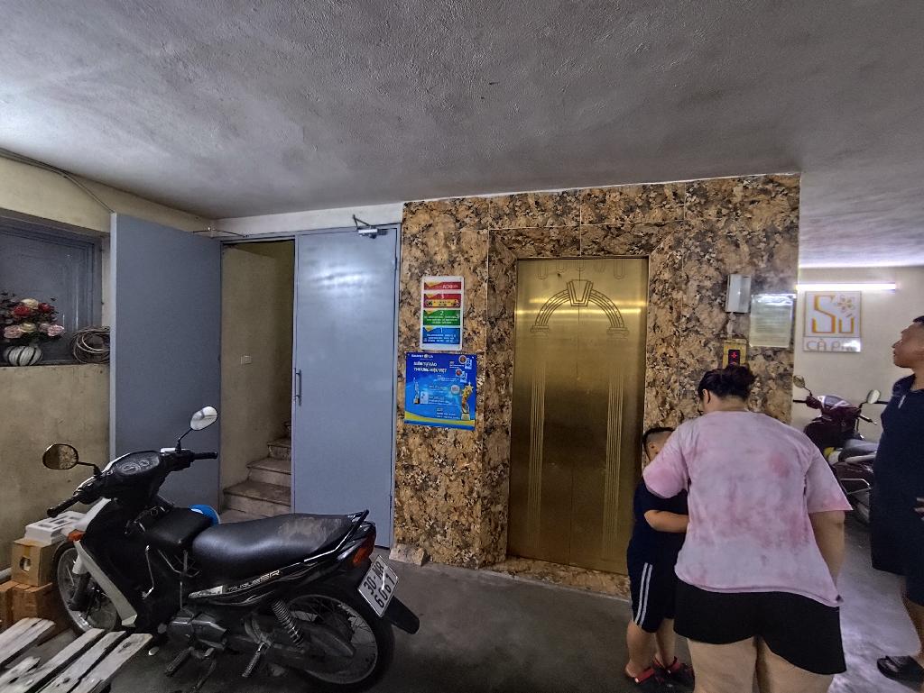 Bán nhà Ngọc Hồi - diện tích 210m2 8 tầng - Mặt phố kinh doanh đỉnh chóp - giá 78 tỷ