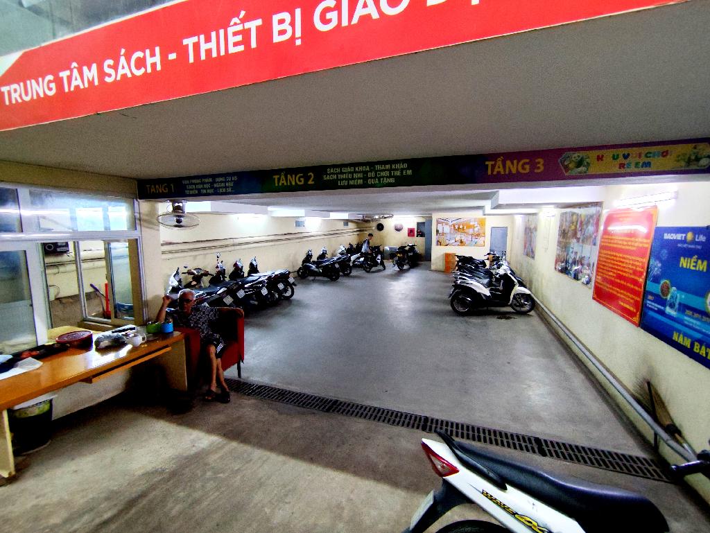 Bán nhà Ngọc Hồi - diện tích 210m2 8 tầng - Mặt phố kinh doanh đỉnh chóp - giá 78 tỷ