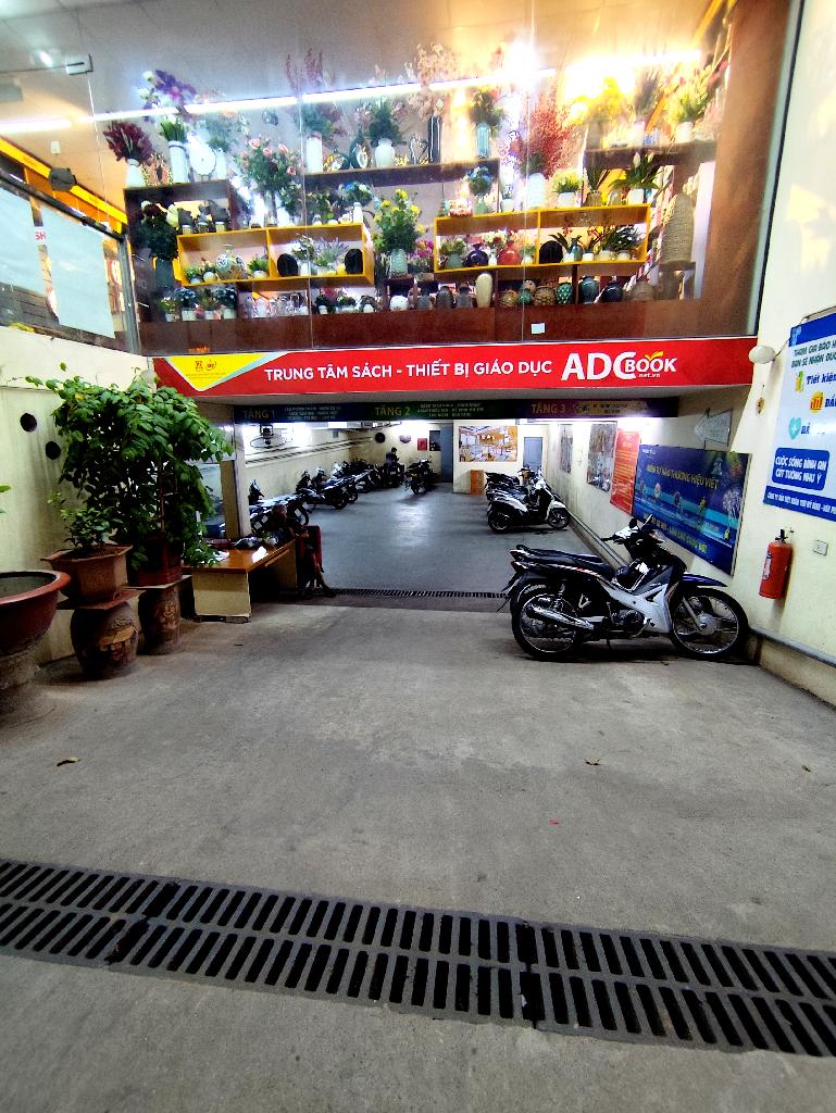 Bán nhà Ngọc Hồi - diện tích 210m2 8 tầng - Mặt phố kinh doanh đỉnh chóp - giá 78 tỷ