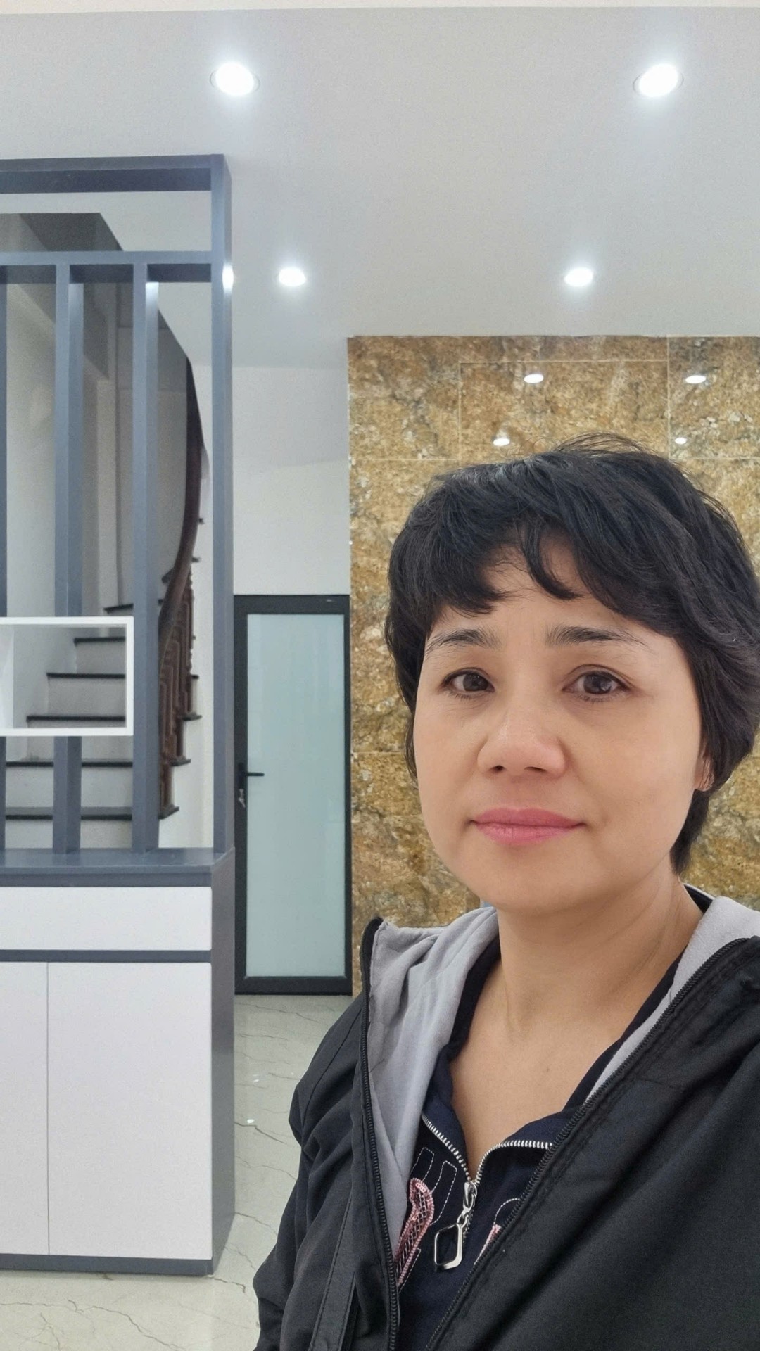 Bán nhà Định Công Hạ - diện tích 31m2 6 tầng - ô tô vào nhà - giá 9,7 tỷ