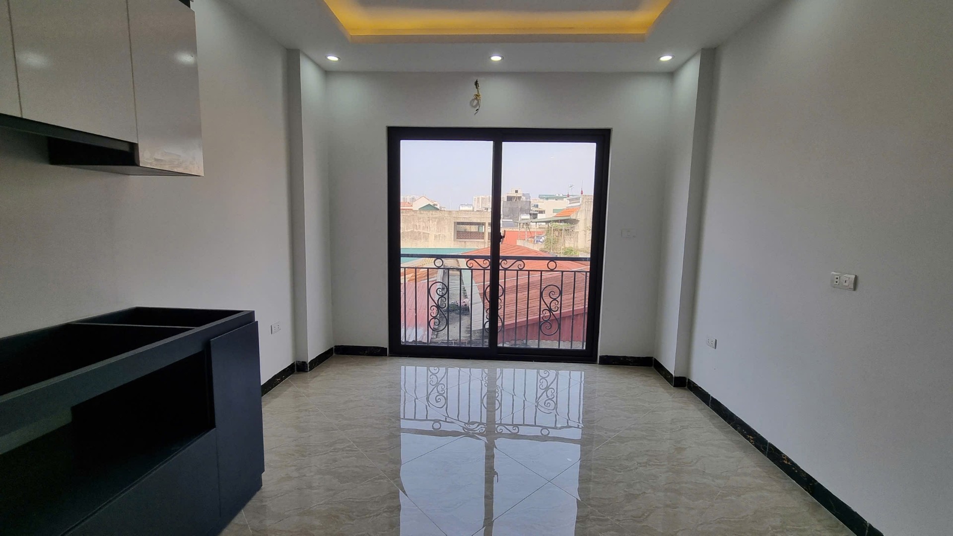 Bán nhà Định Công Hạ - diện tích 31m2 6 tầng - ô tô vào nhà - giá 9,7 tỷ