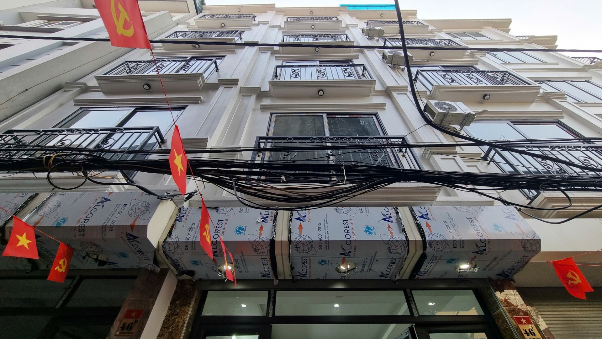 Bán nhà Định Công Hạ - diện tích 31m2 6 tầng - ô tô vào nhà - giá 9,7 tỷ