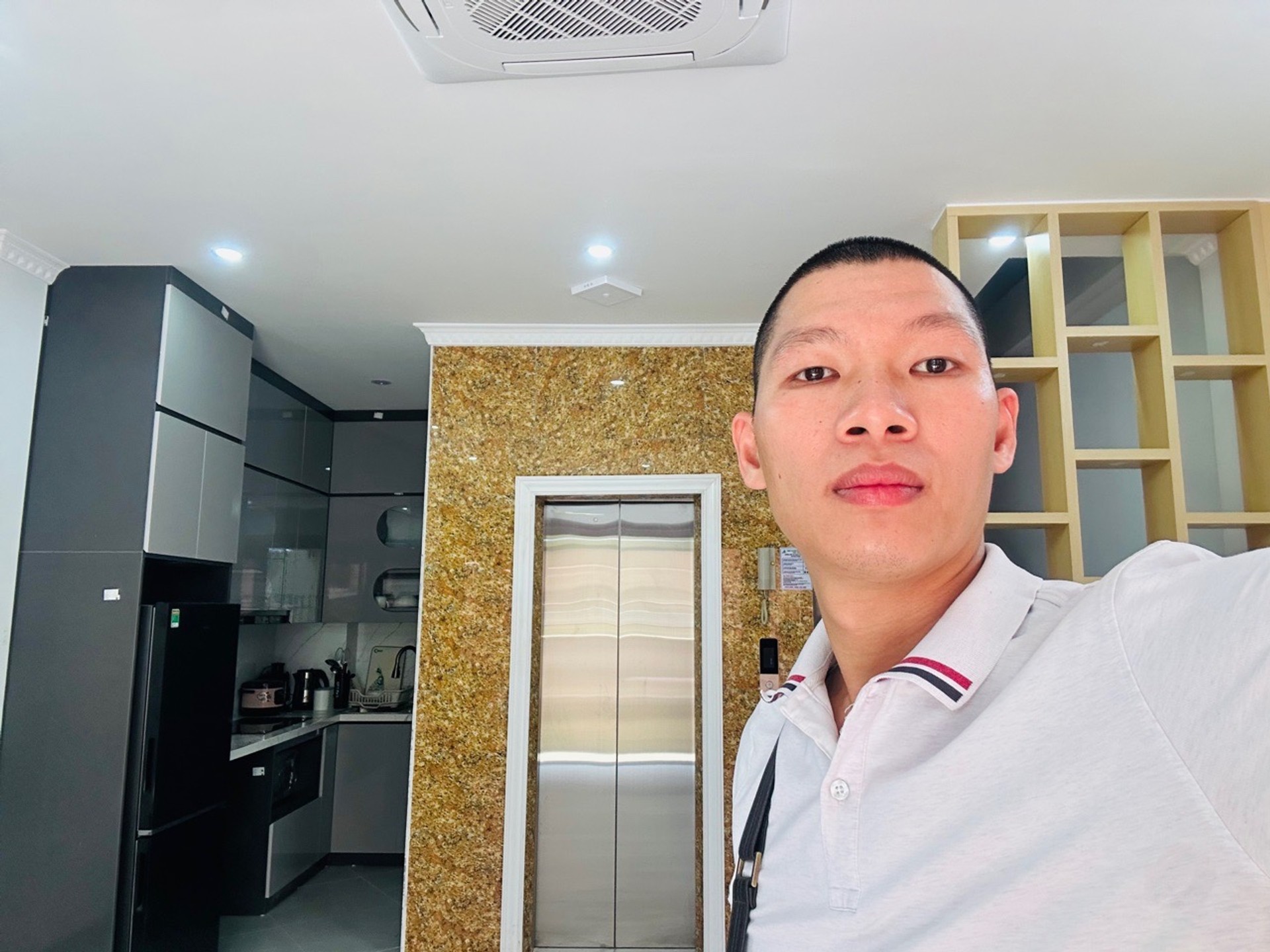 Bán nhà Phố Đại Đồng - diện tích 40m2 6 tầng - Thang máy - giá 10,9 tỷ