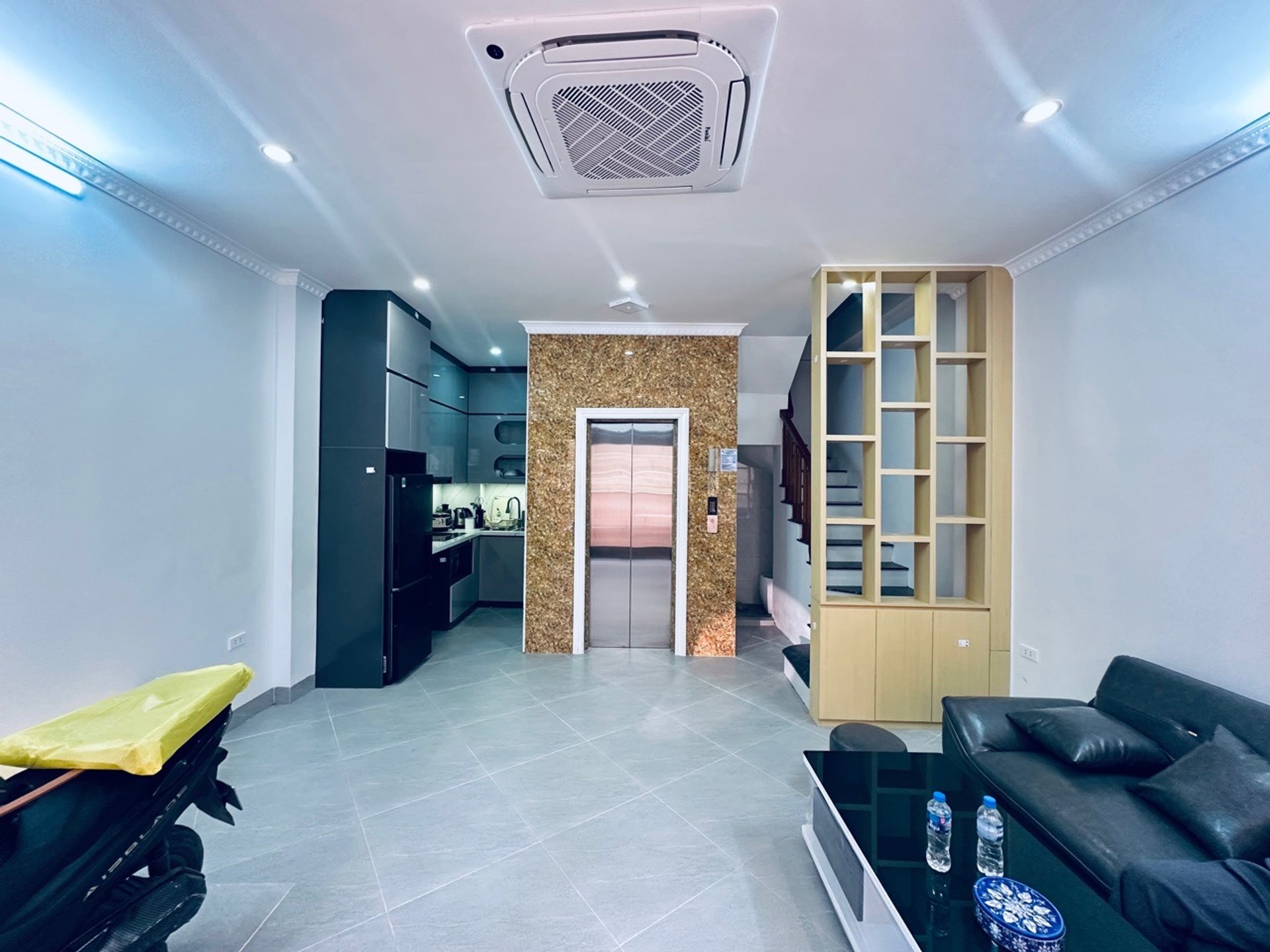 Bán nhà Phố Đại Đồng - diện tích 40m2 6 tầng - Thang máy - giá 10,9 tỷ