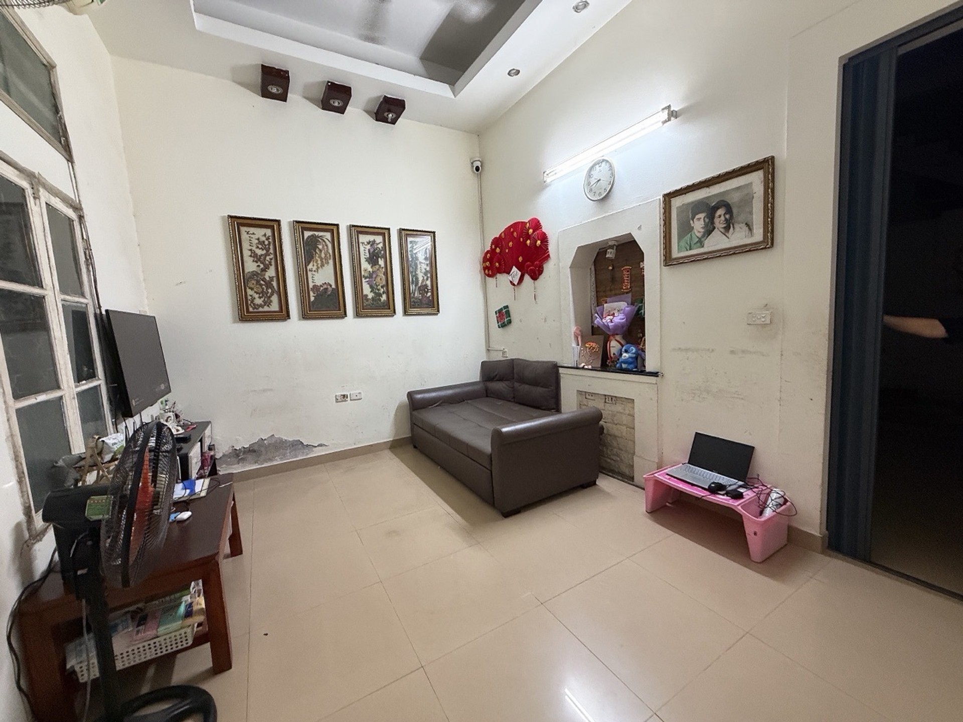 Bán nhà Hoàng Mai - diện tích 60m2 2 tầng - Ô tô 10m - giá 18 tỷ