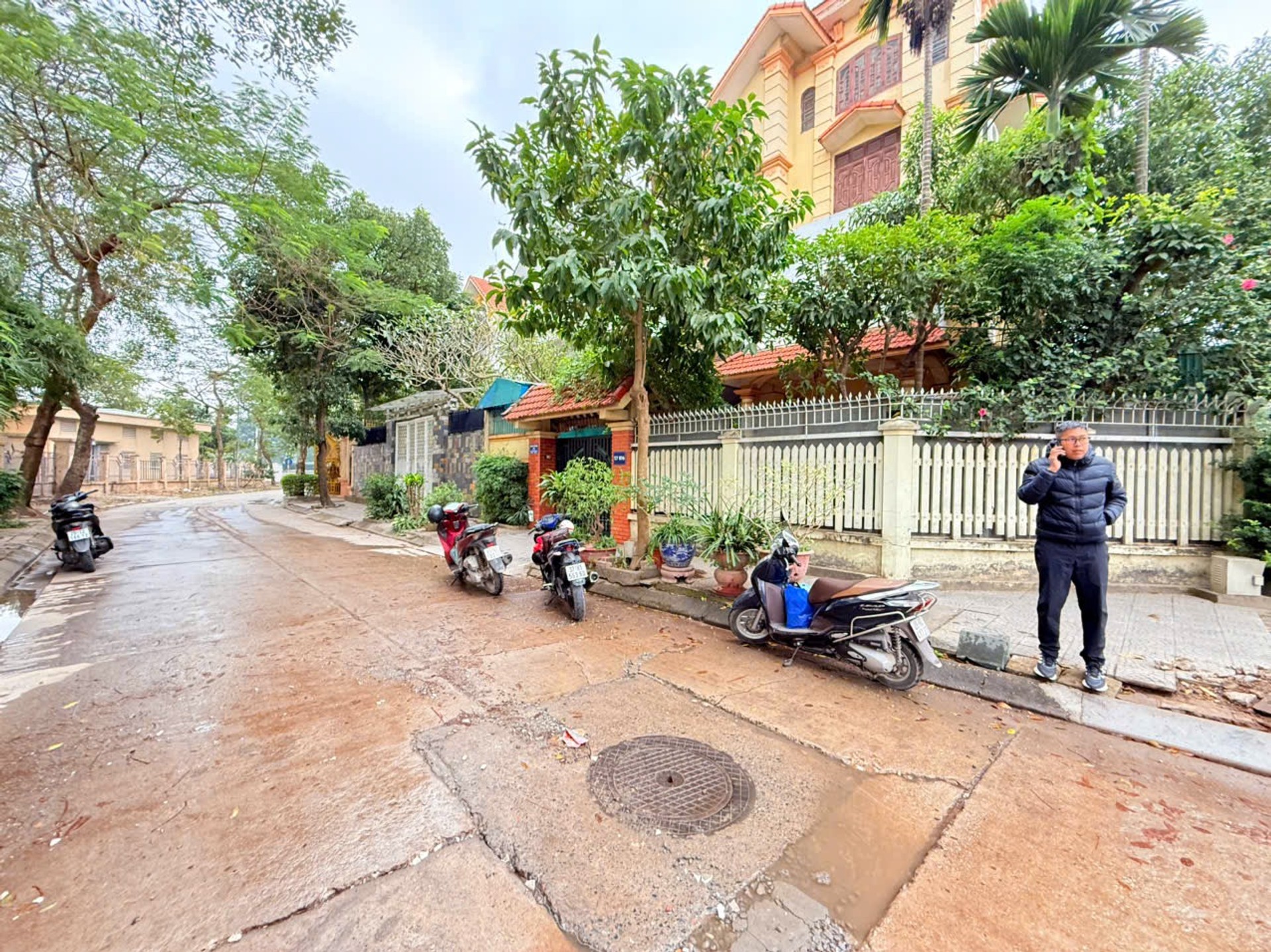 Bán nhà Trần Thủ Độ - diện tích 317.2m2 4 tầng - Lô góc 3 mặt thoáng - giá 84 tỷ