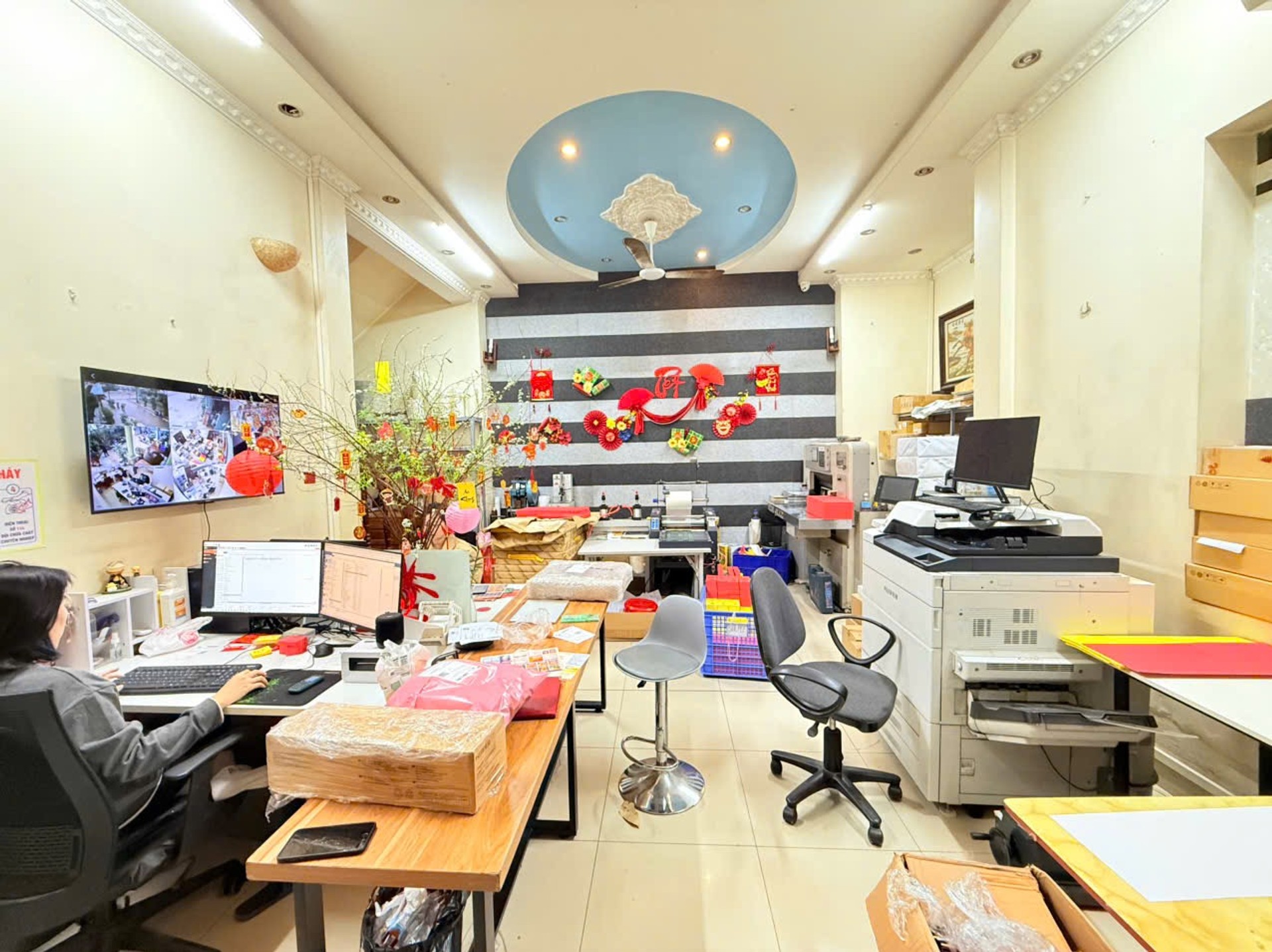 Bán nhà Trần Thủ Độ - diện tích 317.2m2 4 tầng - Lô góc 3 mặt thoáng - giá 84 tỷ