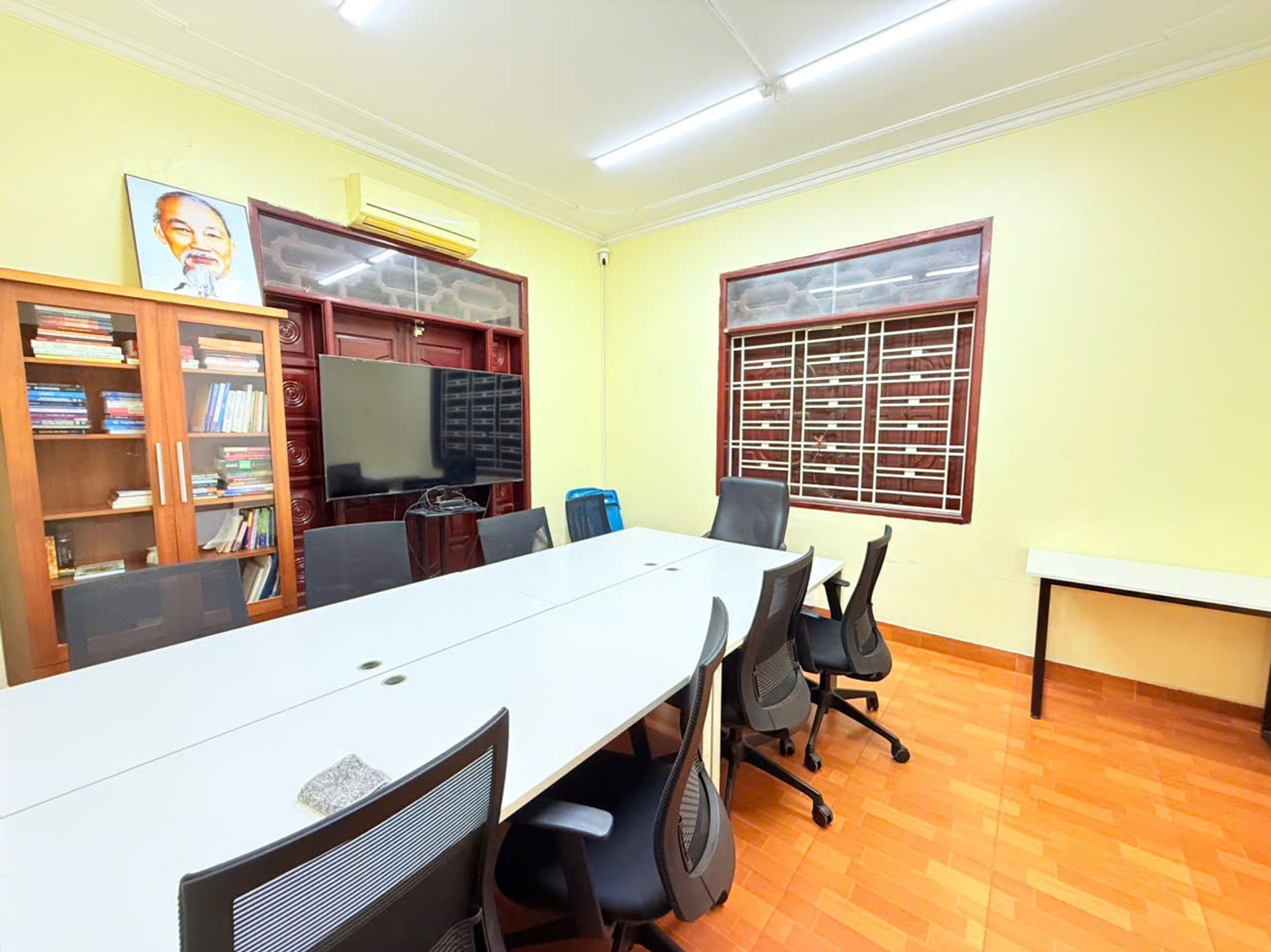 Bán nhà Trần Thủ Độ - diện tích 317.2m2 4 tầng - Lô góc 3 mặt thoáng - giá 84 tỷ