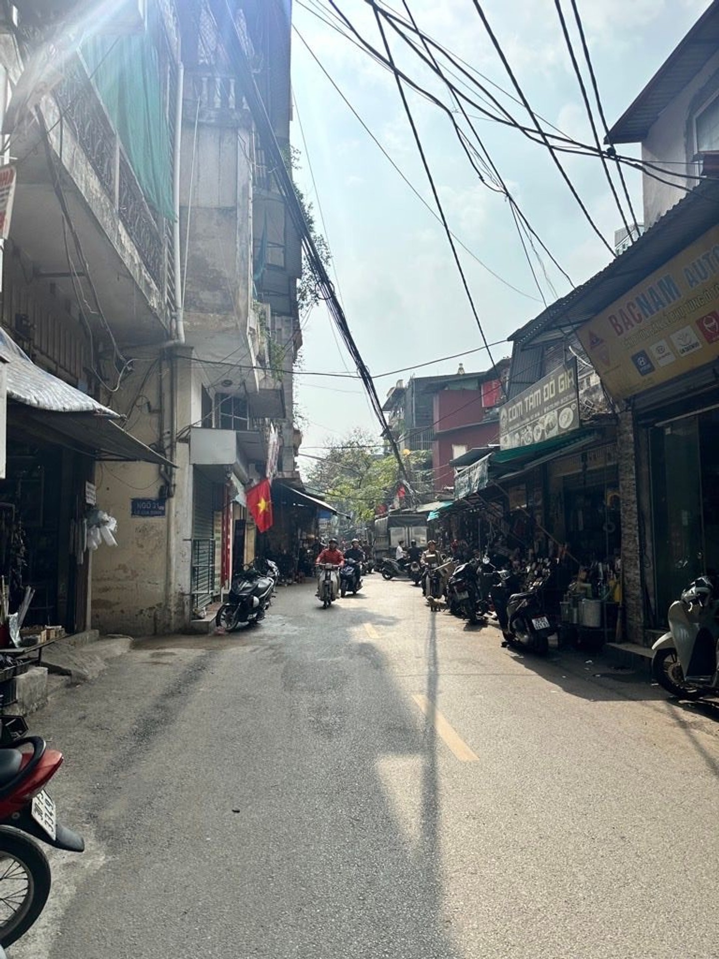 Bán nhà Lê Gia Đỉnh - diện tích 36m2 4 tầng - Kinh Doanh Sầm Uất - giá 11,4 tỷ