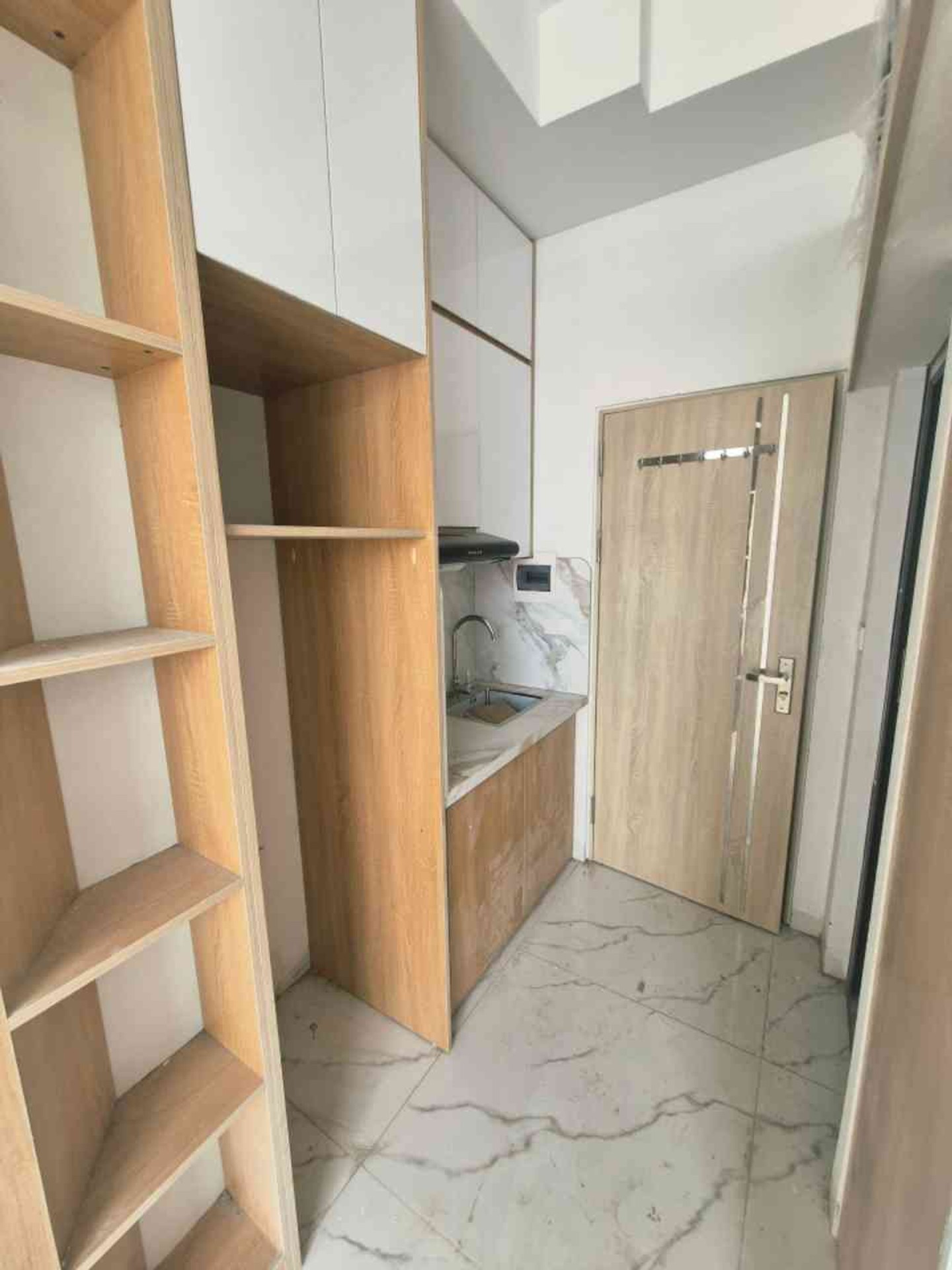 Bán nhà Bùi Xương Trạch - diện tích 63m2 8 tầng - Mặt ngõ to ô tô tránh - giá 26,9 tỷ