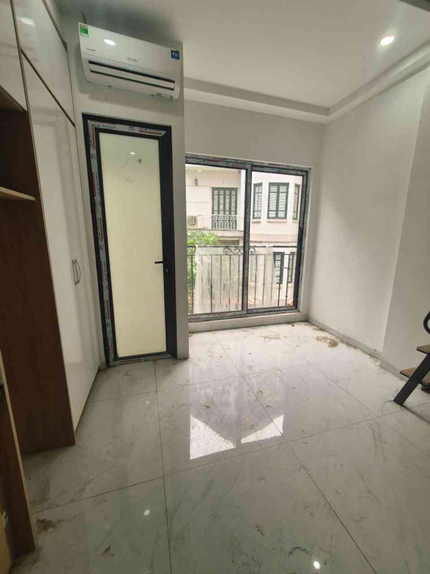 Bán nhà Bùi Xương Trạch - diện tích 63m2 8 tầng - Mặt ngõ to ô tô tránh - giá 26,9 tỷ