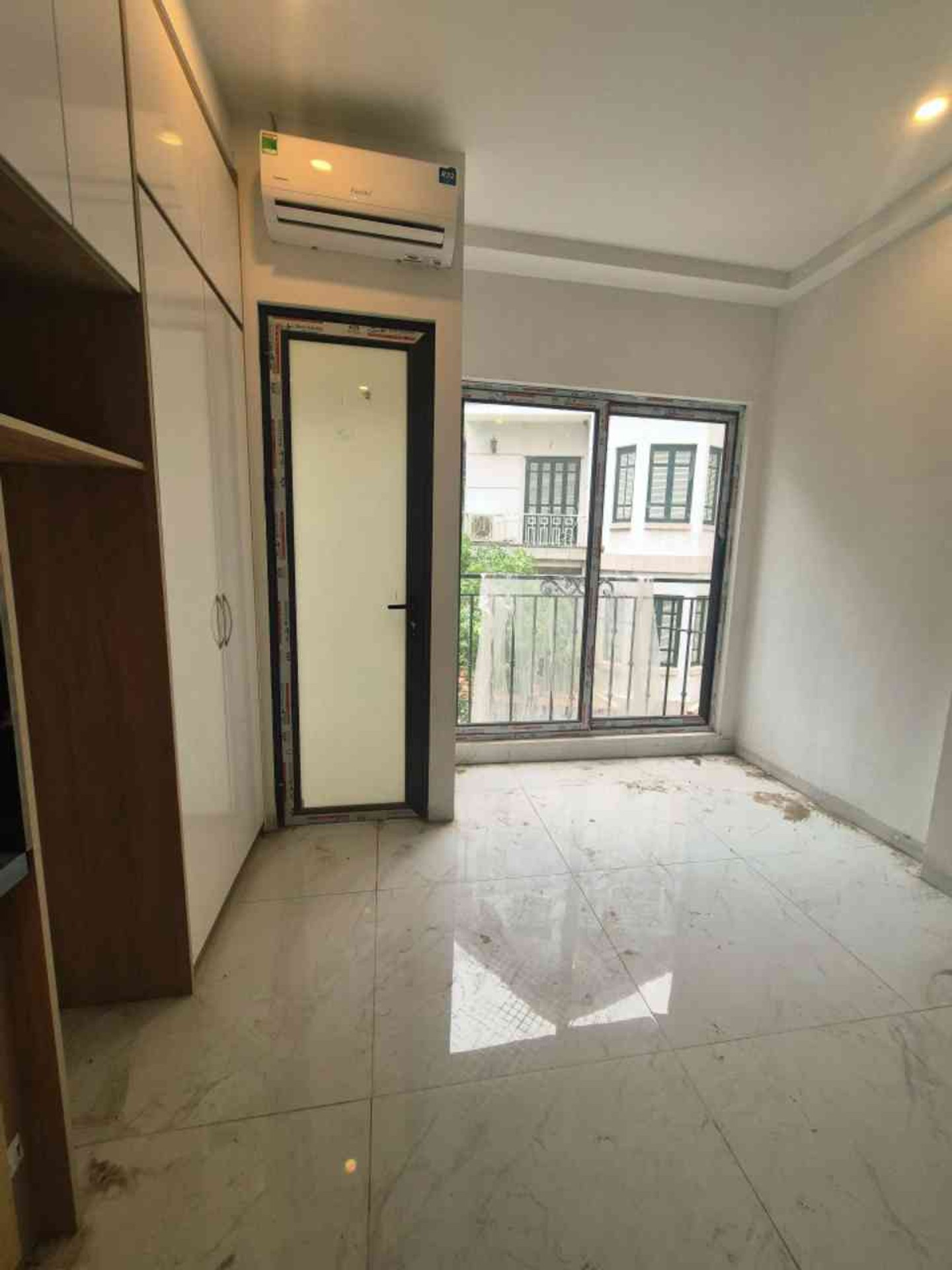 Bán nhà Bùi Xương Trạch - diện tích 63m2 8 tầng - Mặt ngõ to ô tô tránh - giá 26,9 tỷ