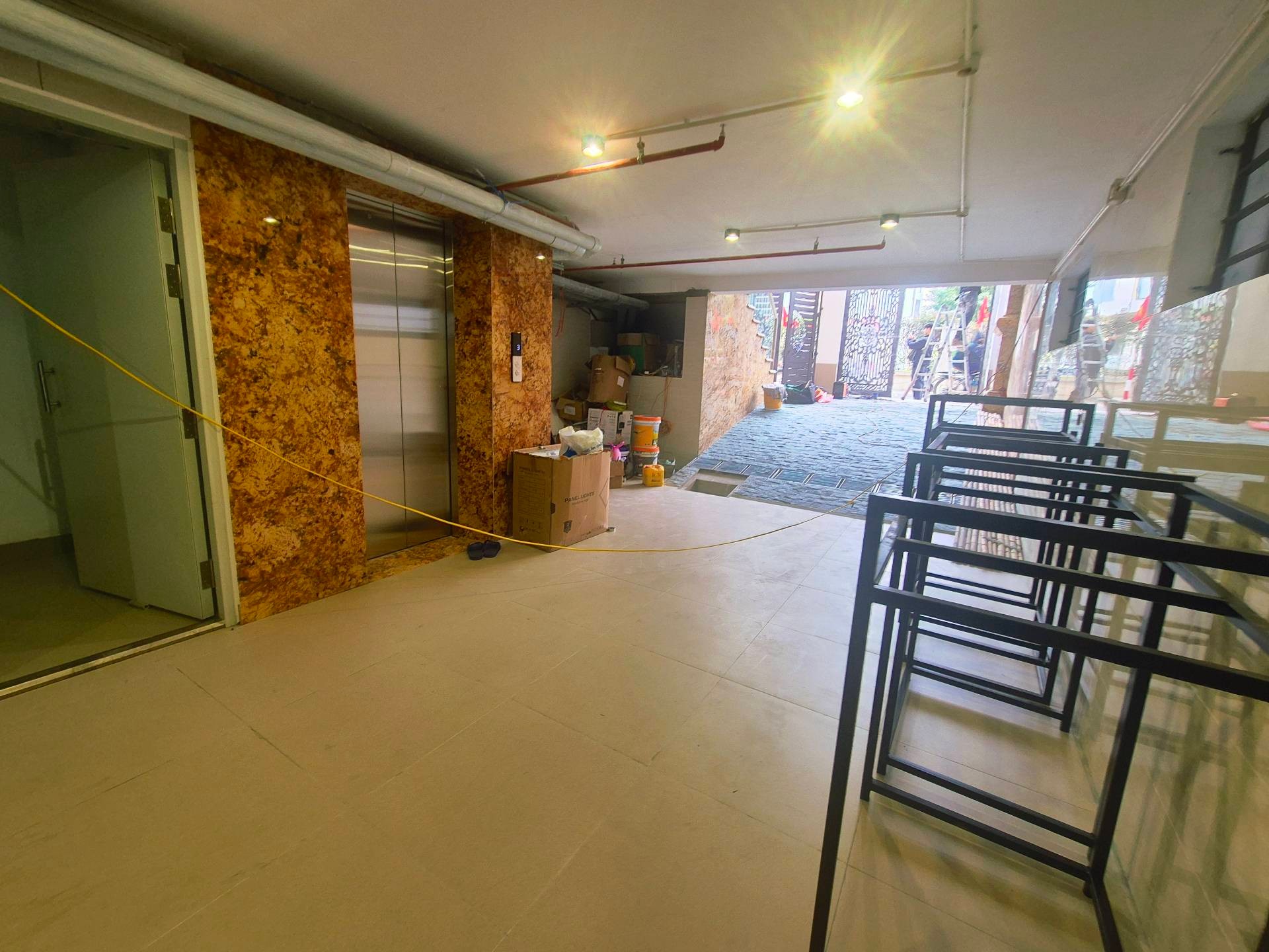 Bán nhà Khương Hạ - diện tích 65m2 9 tầng - Ô TÔ TRÁNH - giá 42 tỷ