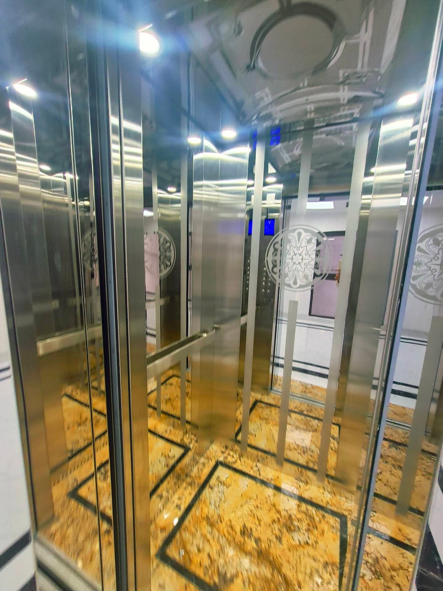 Bán nhà Khương Hạ - diện tích 65m2 9 tầng - Ô TÔ TRÁNH - giá 42 tỷ