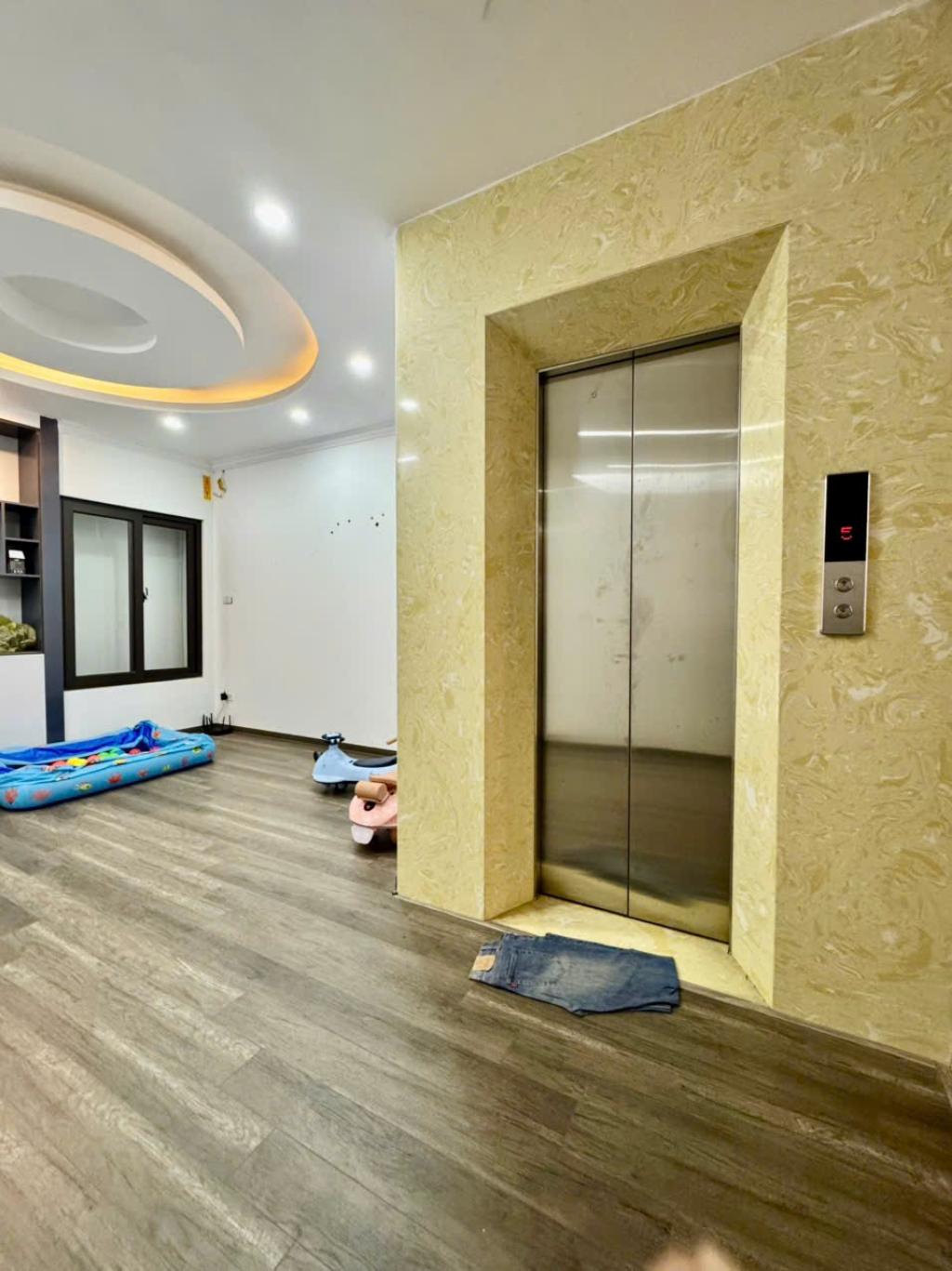 Bán nhà Giải Phóng - diện tích 58m2 6 tầng - Ô TÔ NHỎ VÀO NHÀ - giá 15,4 tỷ