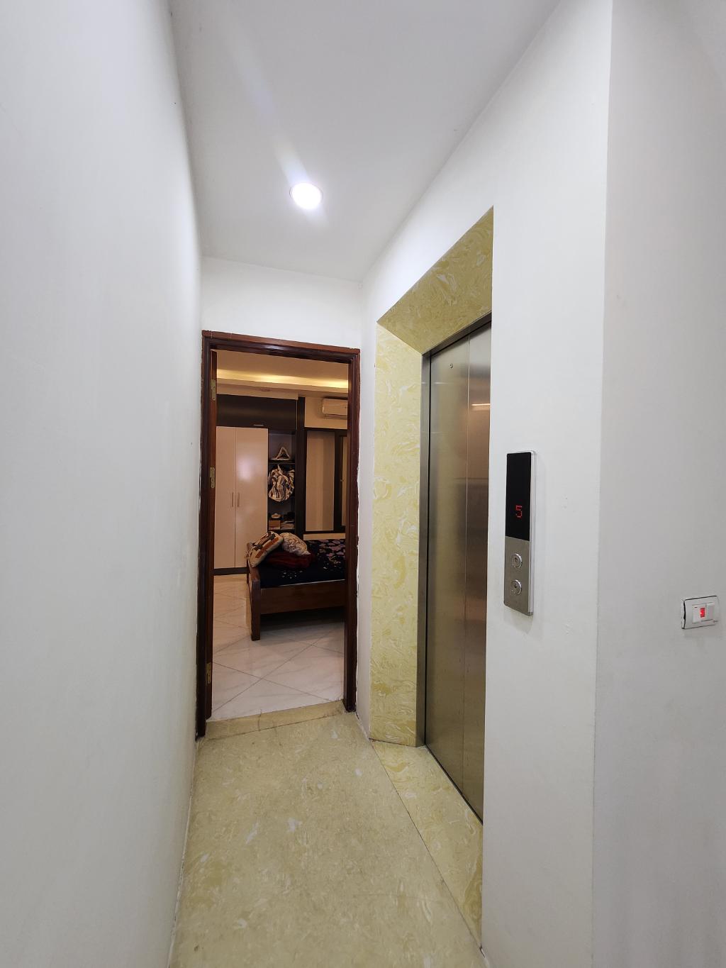 Bán nhà Giải Phóng - diện tích 58m2 6 tầng - Ô TÔ NHỎ VÀO NHÀ - giá 15,4 tỷ
