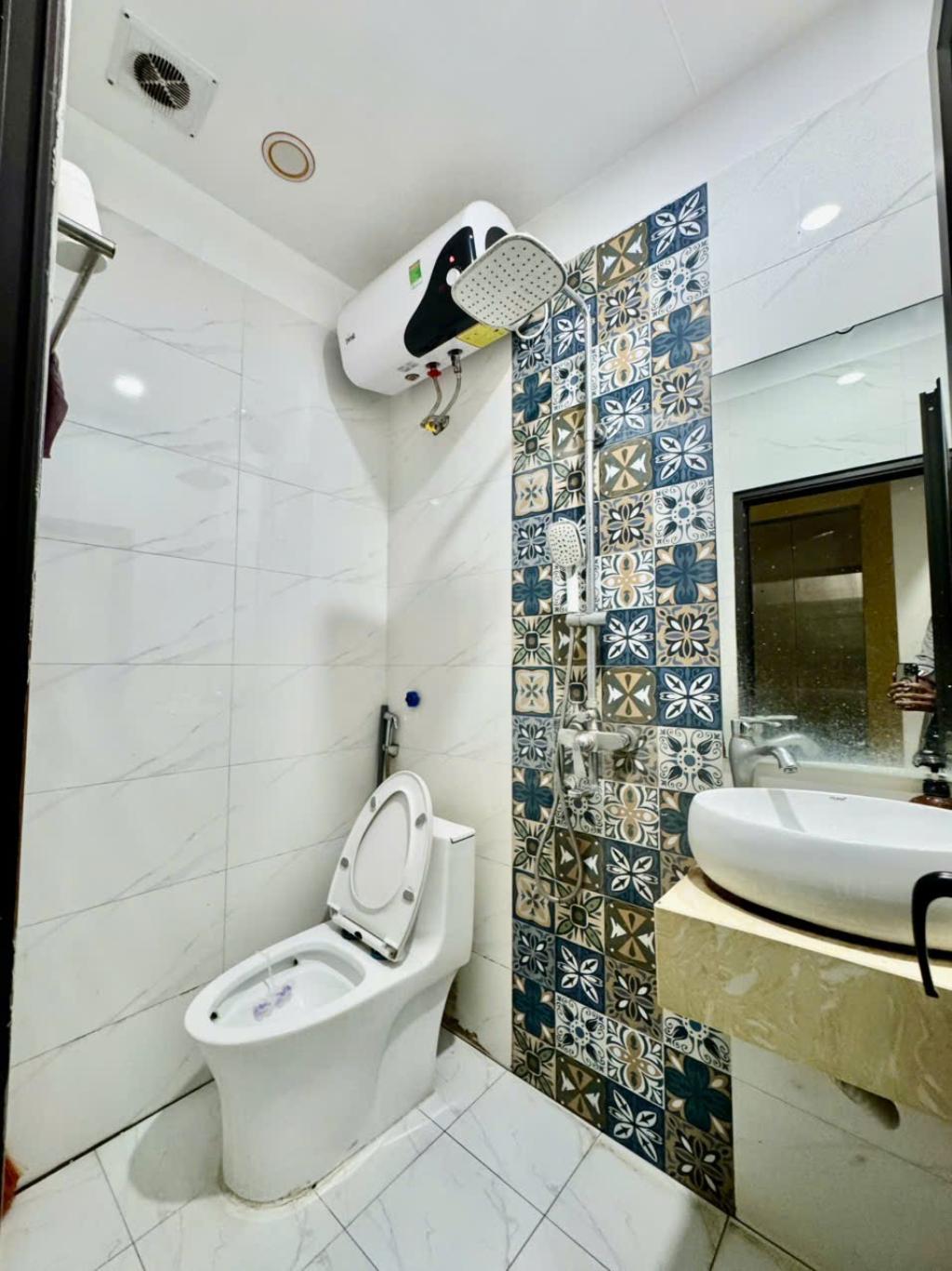 Bán nhà Giải Phóng - diện tích 58m2 6 tầng - Ô TÔ NHỎ VÀO NHÀ - giá 15,4 tỷ