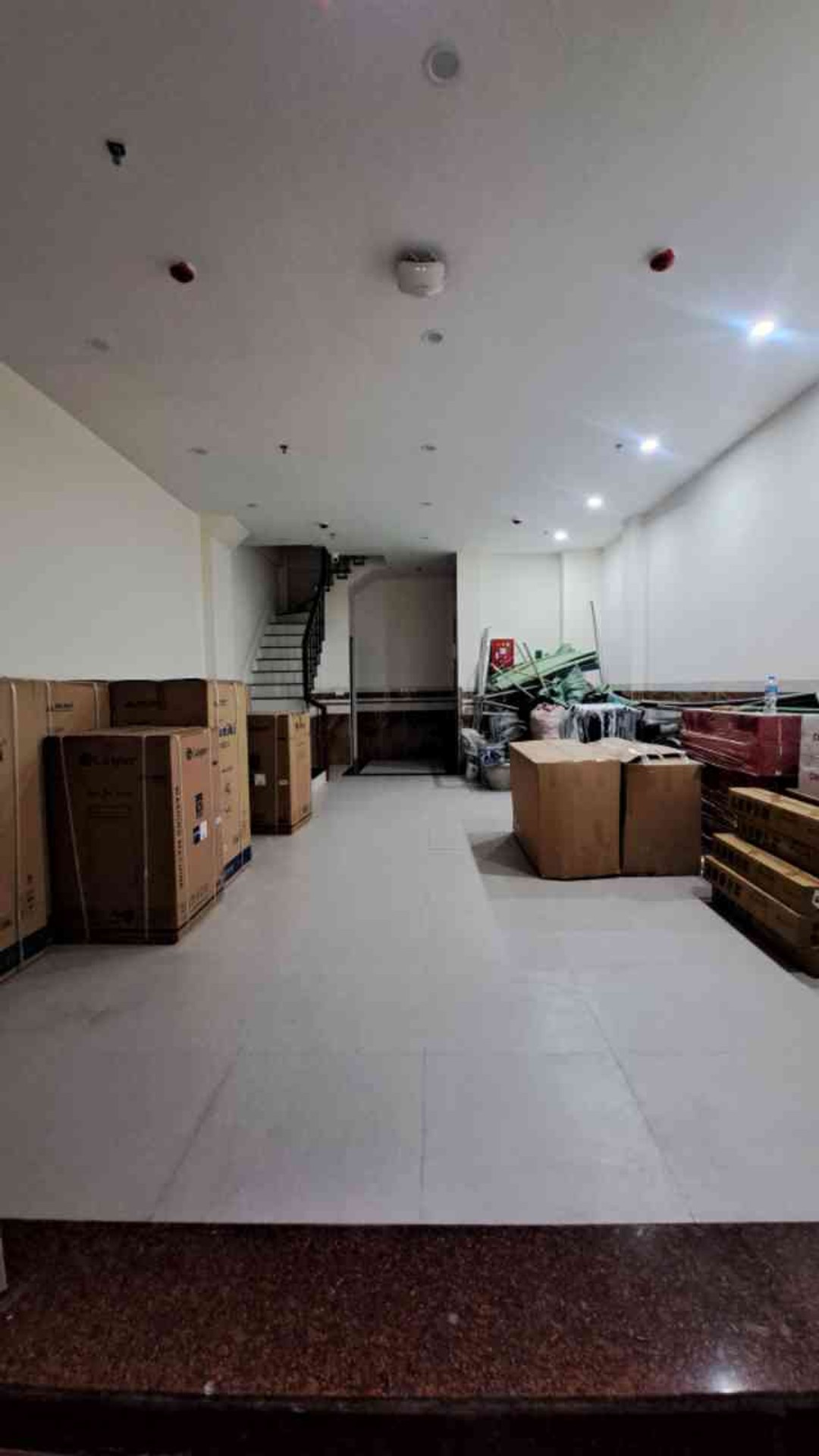 Bán nhà Trương Định - diện tích 45m2 5 tầng - Nhà 8 phòng cho thuê - giá 14,5 tỷ