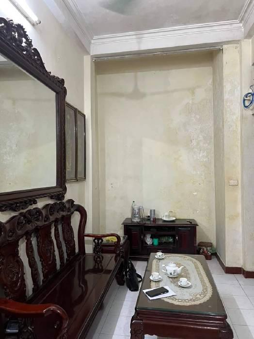 Bán nhà Trần Khát Chân - diện tích 33m2 3 tầng - mặt ngõ thông thoáng - giá 6,9 tỷ