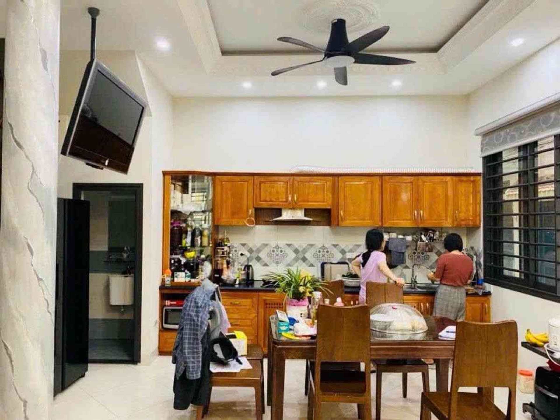Bán nhà Nguyễn Văn Trỗi - diện tích 43m2 4 tầng - Lô góc ô tô cất trong nhà - giá 17 tỷ